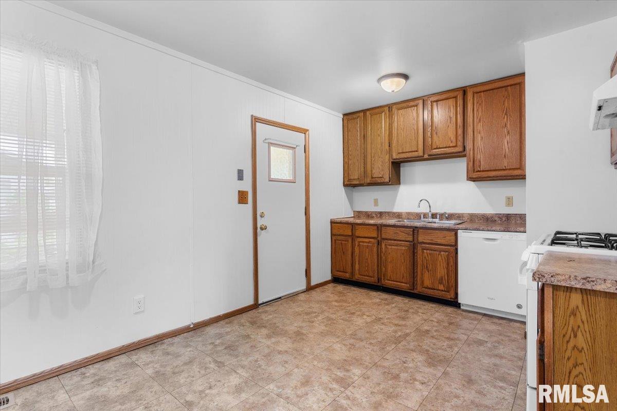 1617 Fairmont Drive, Springfield, Illinois image 8
