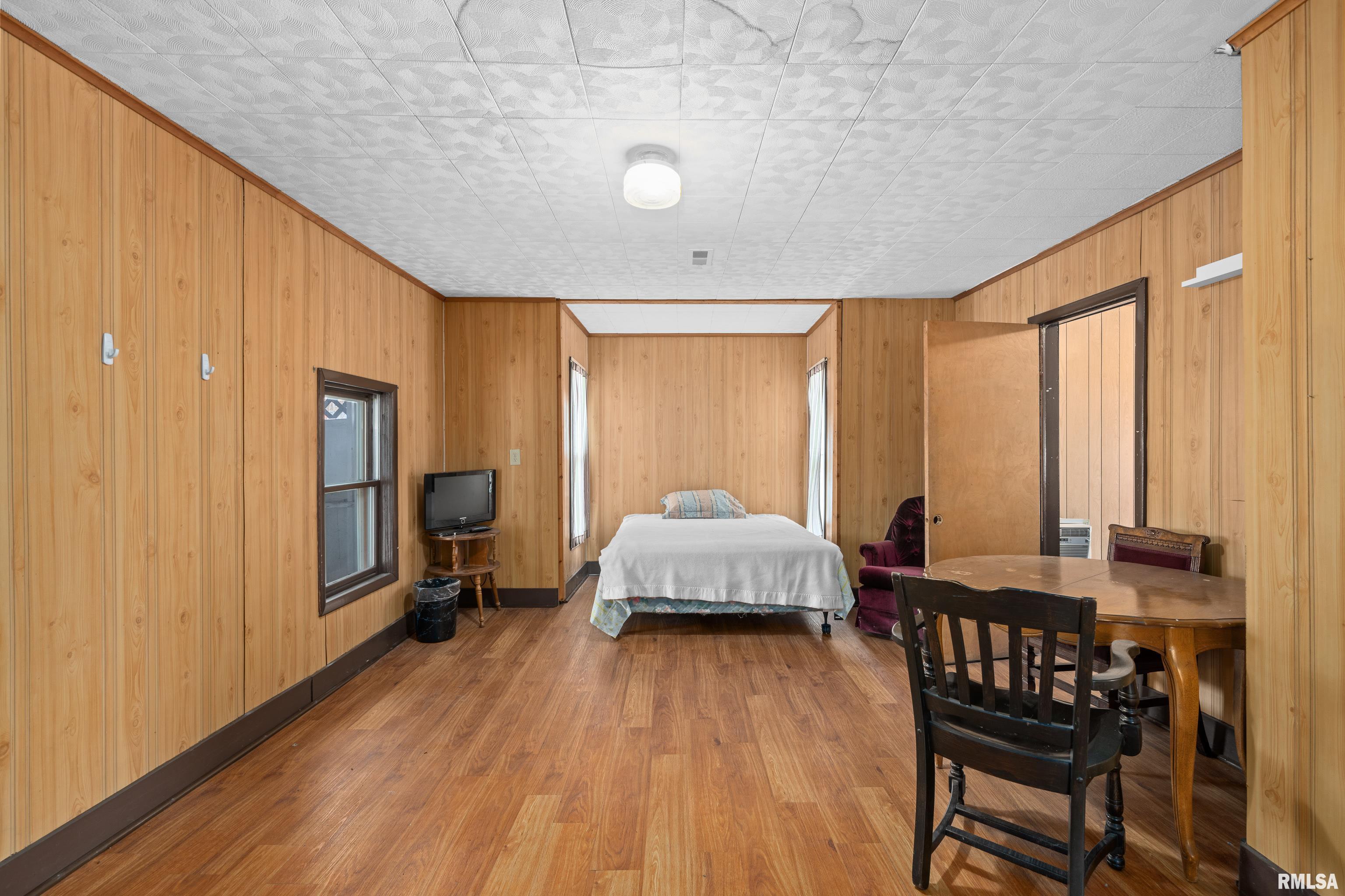414 8th Street, Moline, Illinois image 13