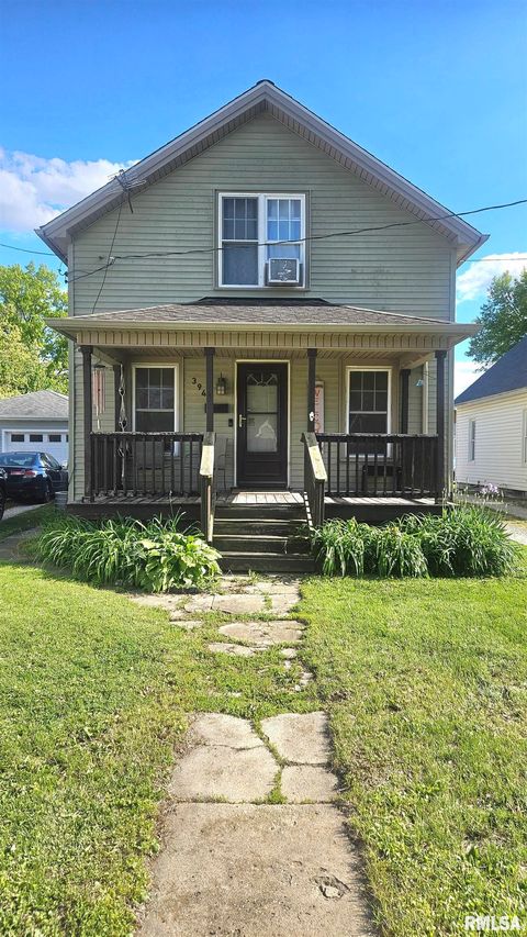 Homes For Sale - 394 W Maple Street<br/> Canton, IL 61520