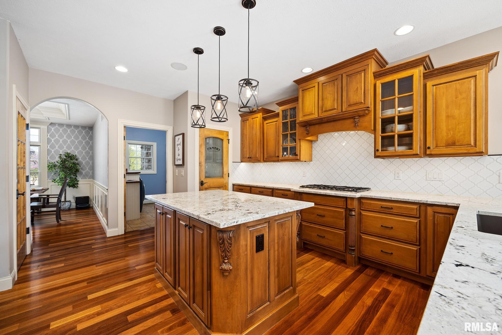 5808 Forestwood Drive, Peoria, Illinois image 7