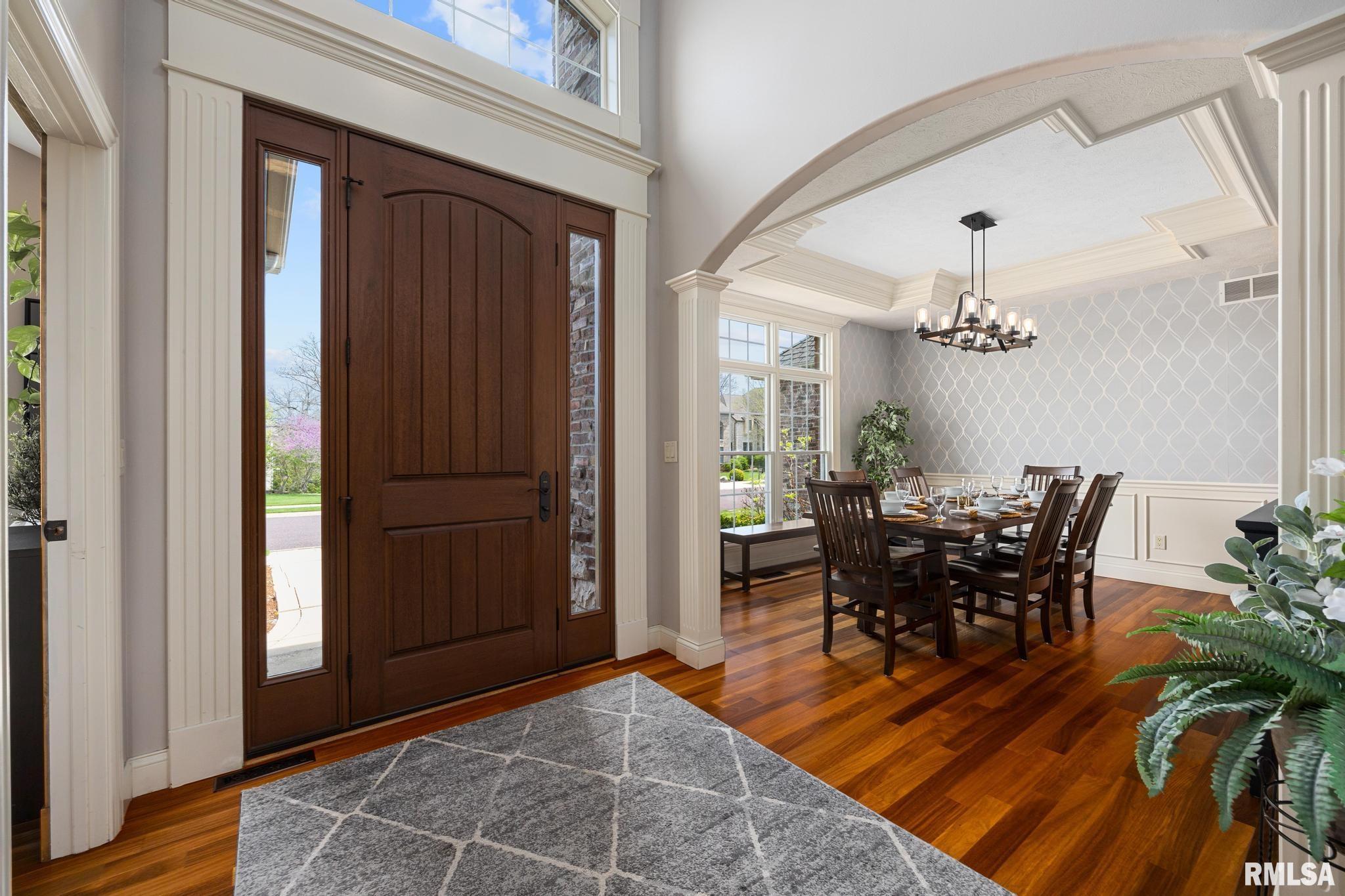 5808 Forestwood Drive, Peoria, Illinois image 2