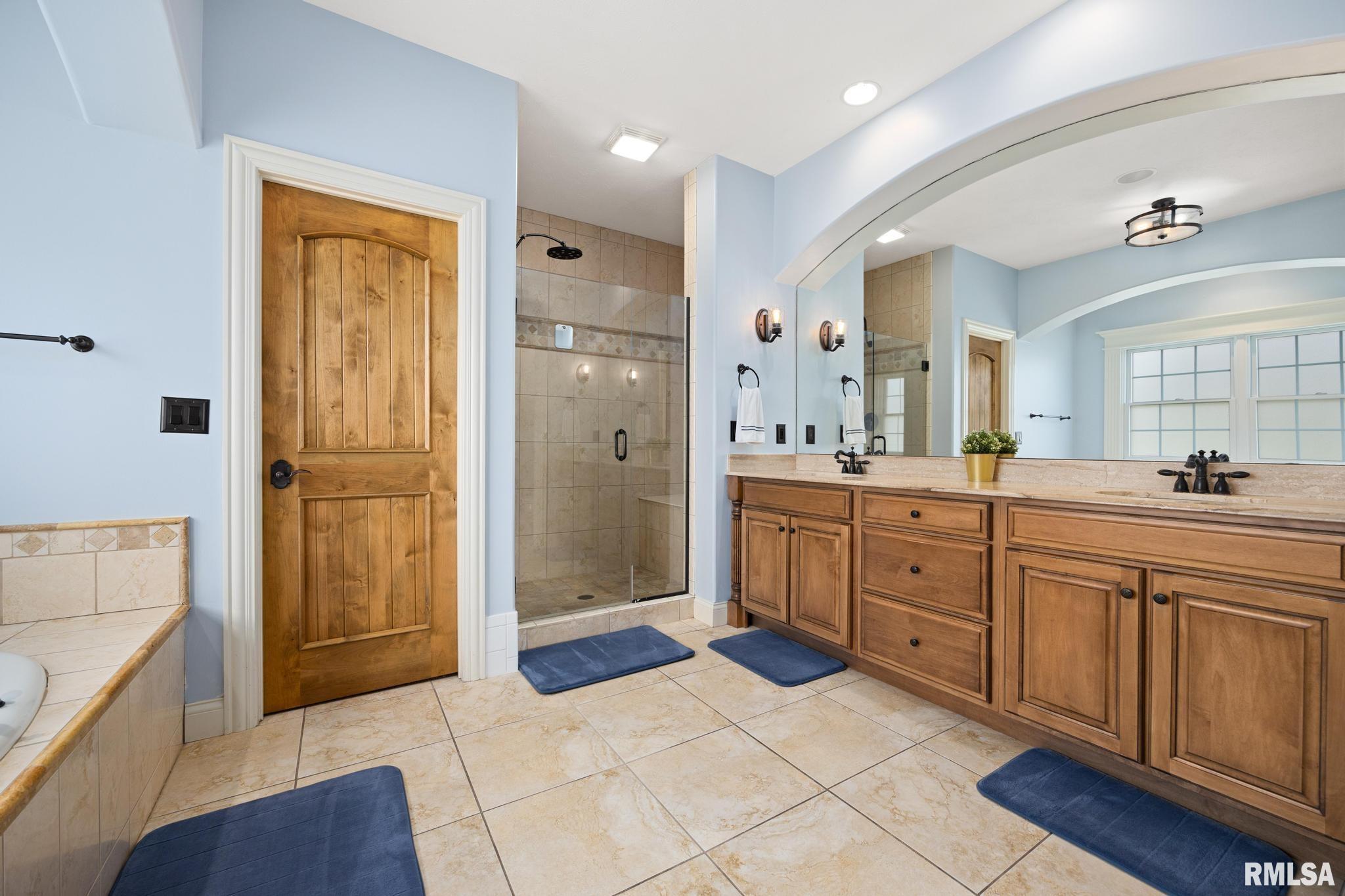 5808 Forestwood Drive, Peoria, Illinois image 25