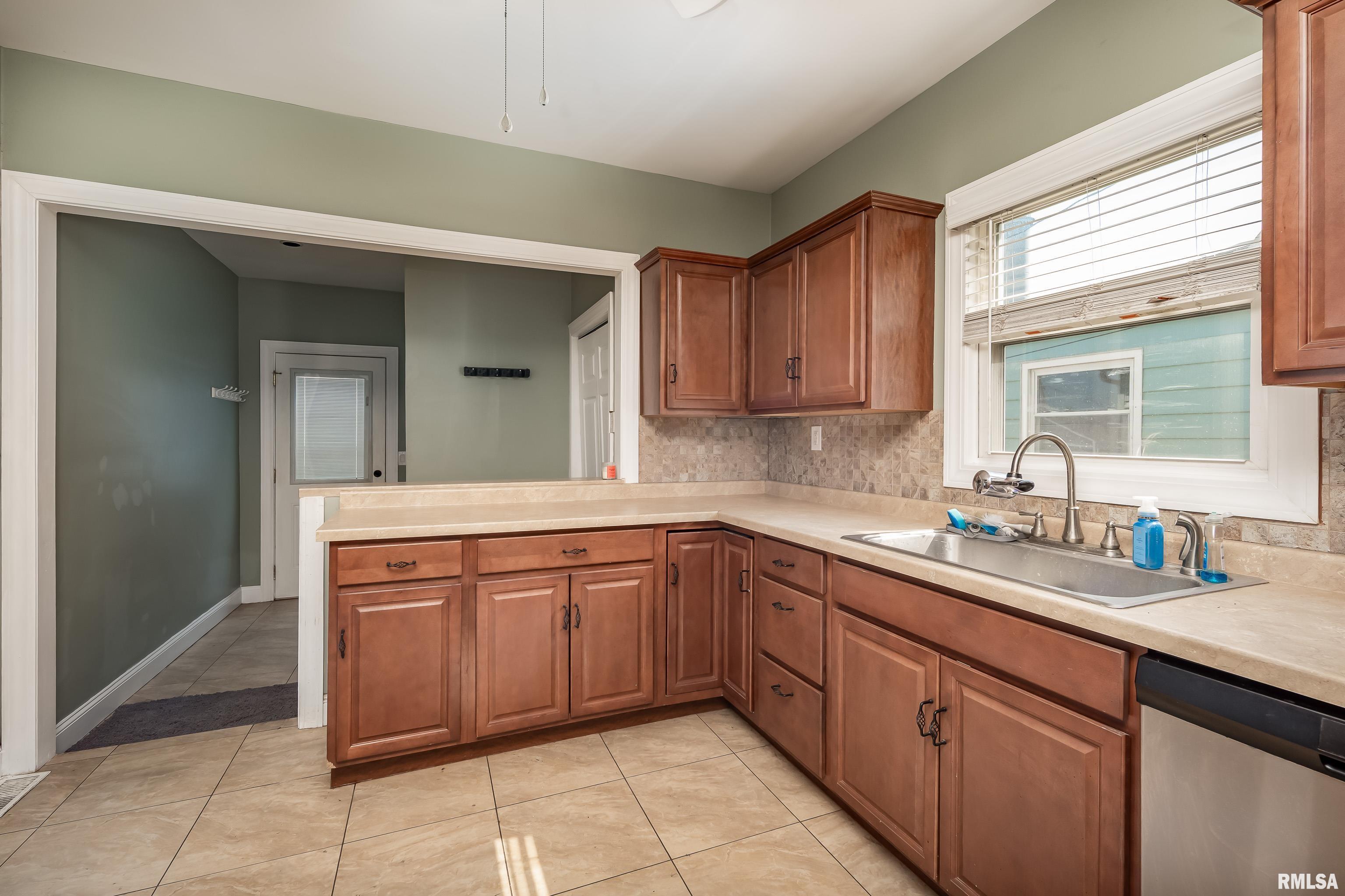 1637 24th Avenue, Moline, Illinois image 14