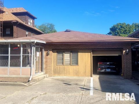 Multifamily For Sale - 526 South Grand Avenue West<br/> Sangamon County, Springfield, IL 62704