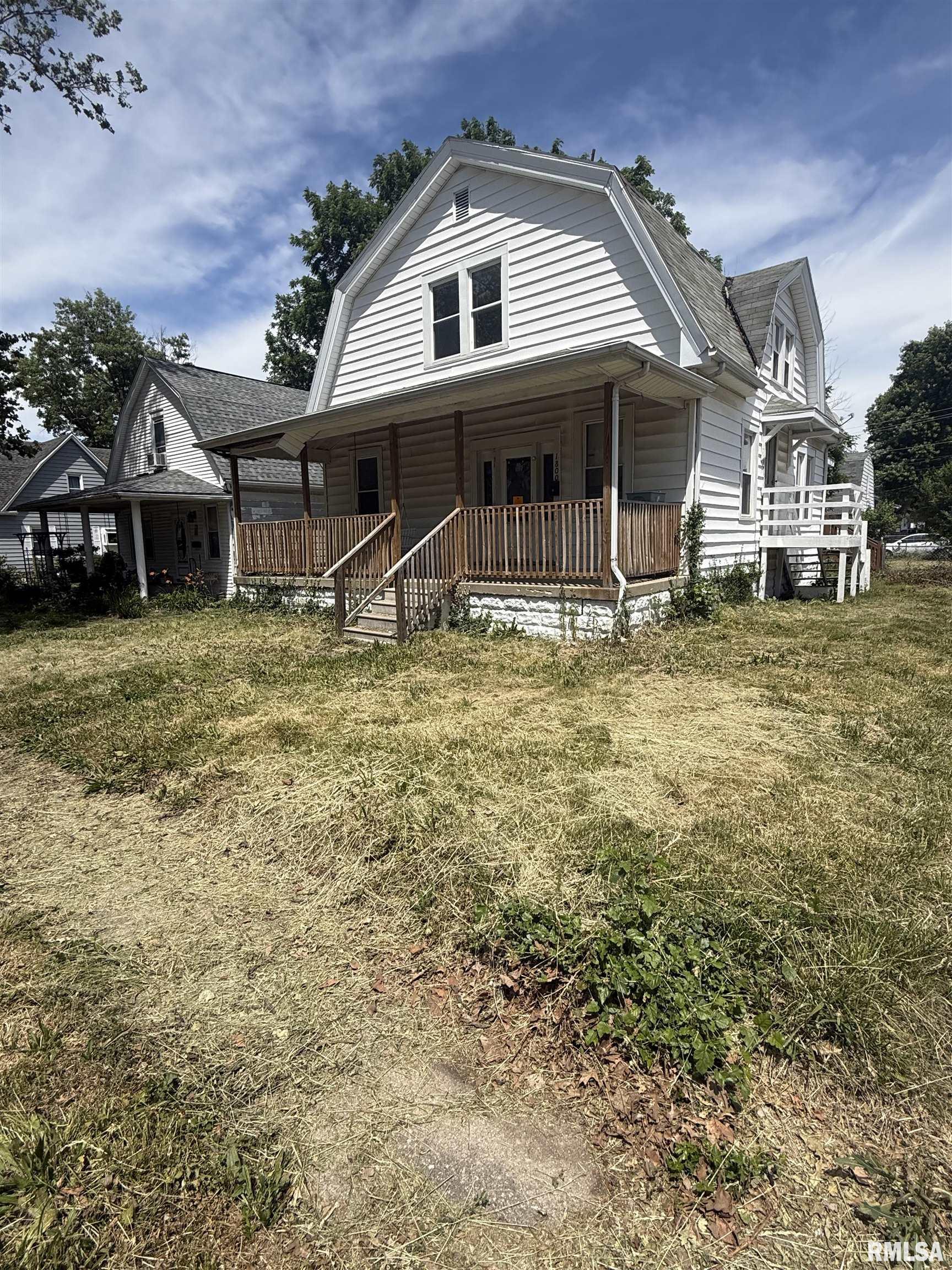 Photo 1 of 13 — 1800 N 9th Street, Springfield, IL 62702