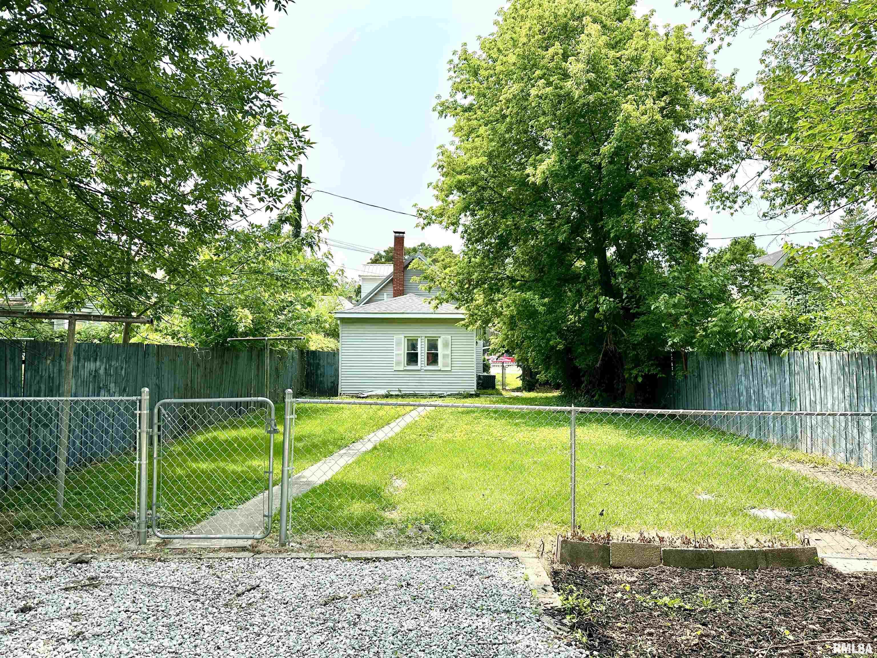 518 Noleman Street, Centralia, Illinois image 5
