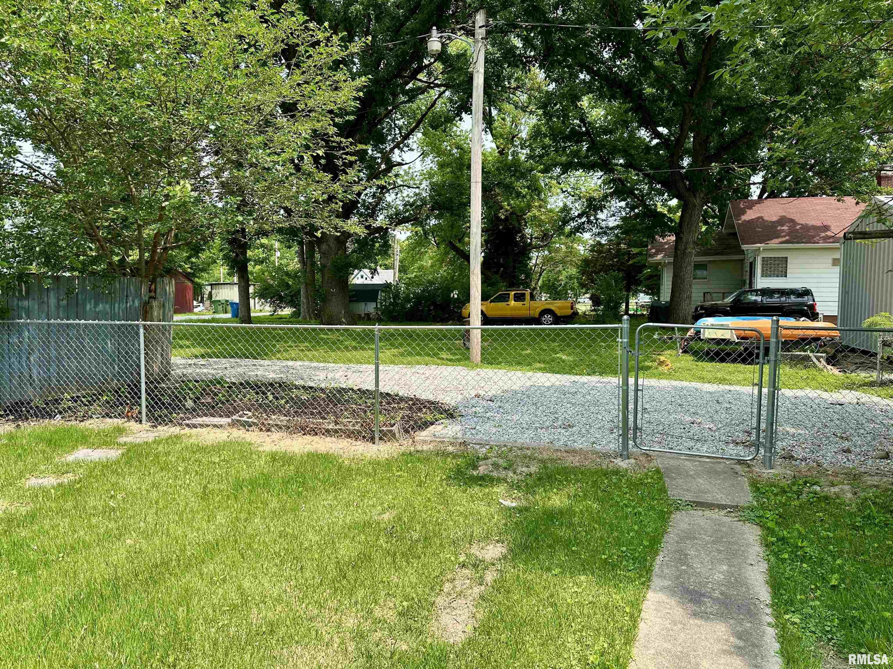 518 Noleman Street, Centralia, Illinois image 3