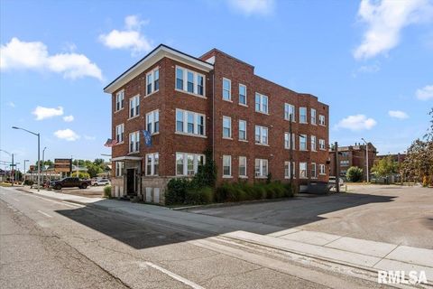 Photo of 520 E South Grand Avenue, Springfield, IL 62703 (MLS # CA1041155)