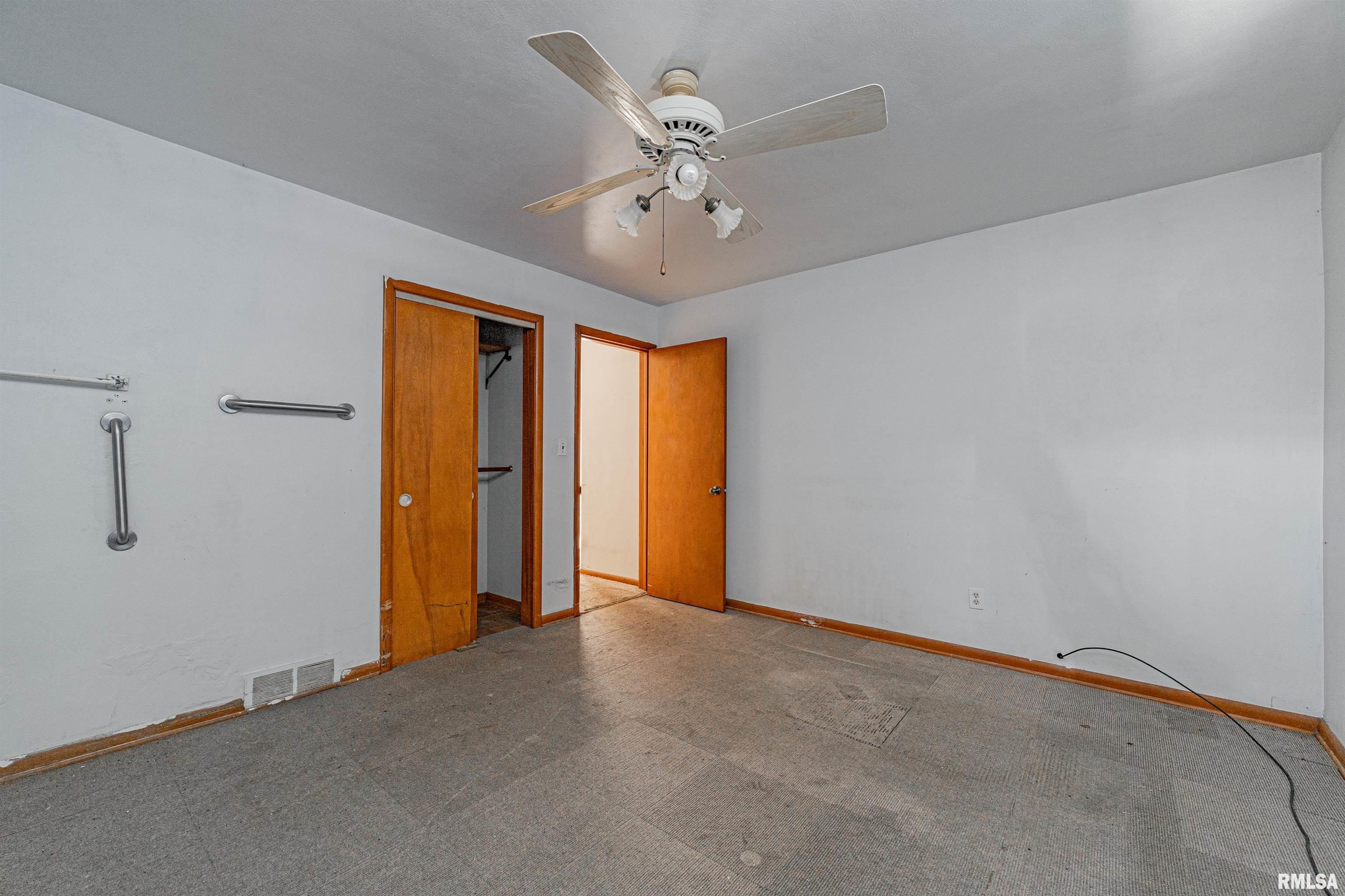 909 Miles Street, Illiopolis, Illinois image 12
