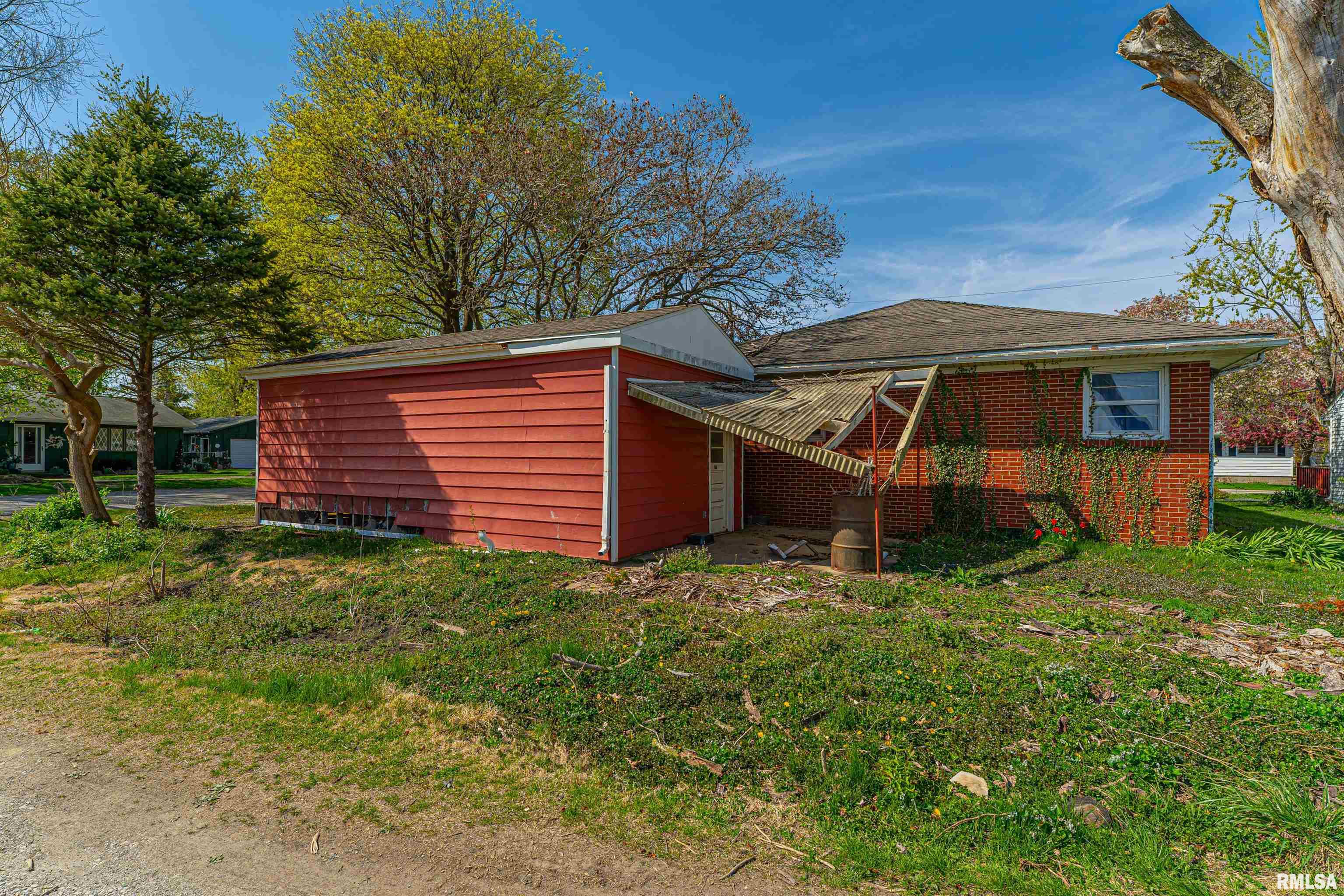909 Miles Street, Illiopolis, Illinois image 17
