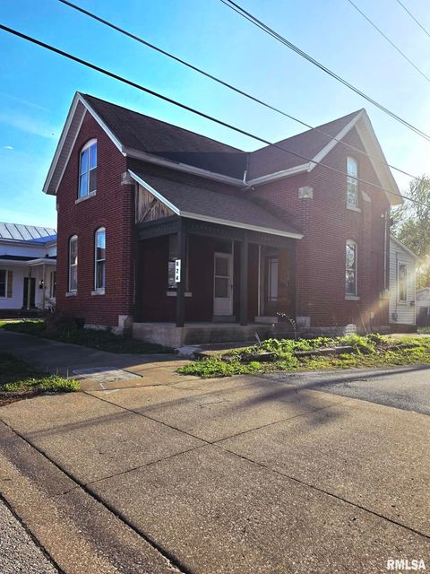 Multifamily For Sale - 824 S 11th Street<br/> Quincy, IL 62301