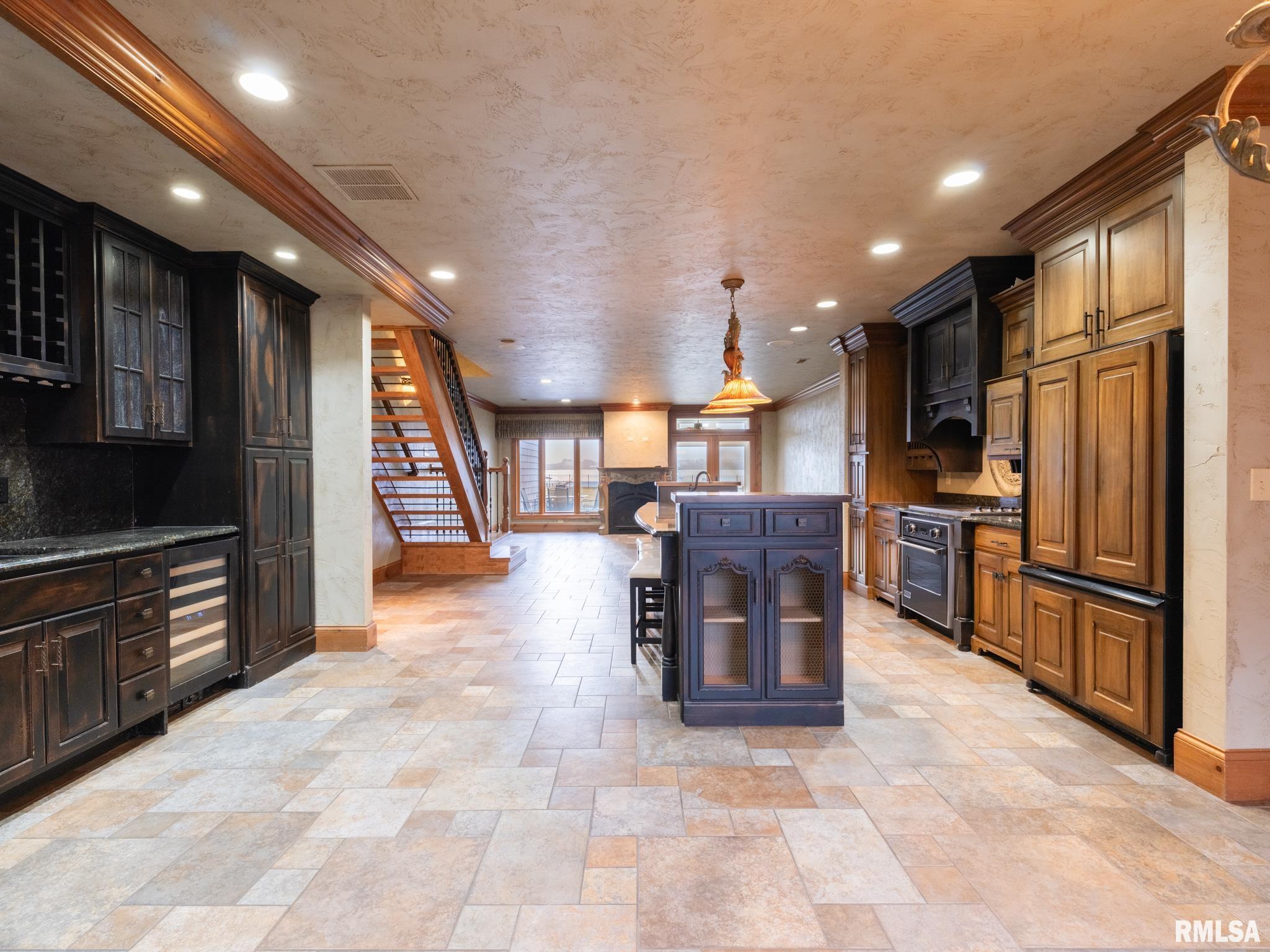 302 Harbor Pointe Drive #302, East Peoria, Illinois image 5