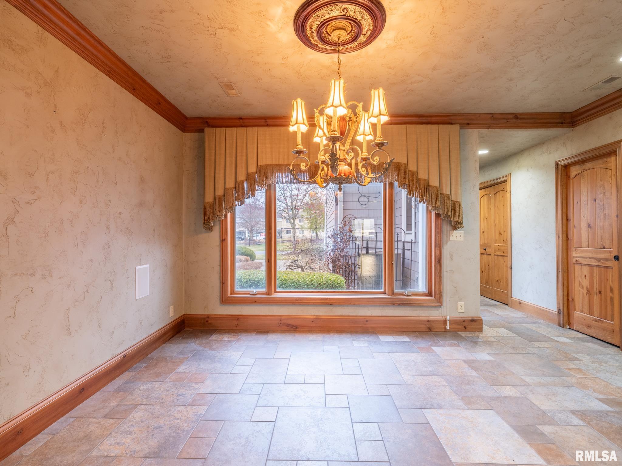 302 Harbor Pointe Drive #302, East Peoria, Illinois image 8