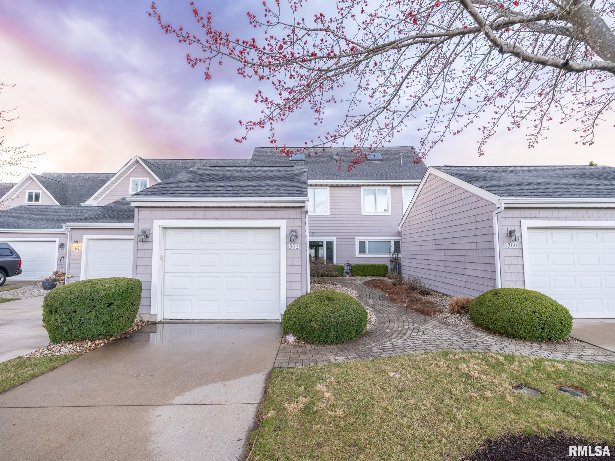 302 Harbor Pointe Drive #302, East Peoria, Illinois image 3