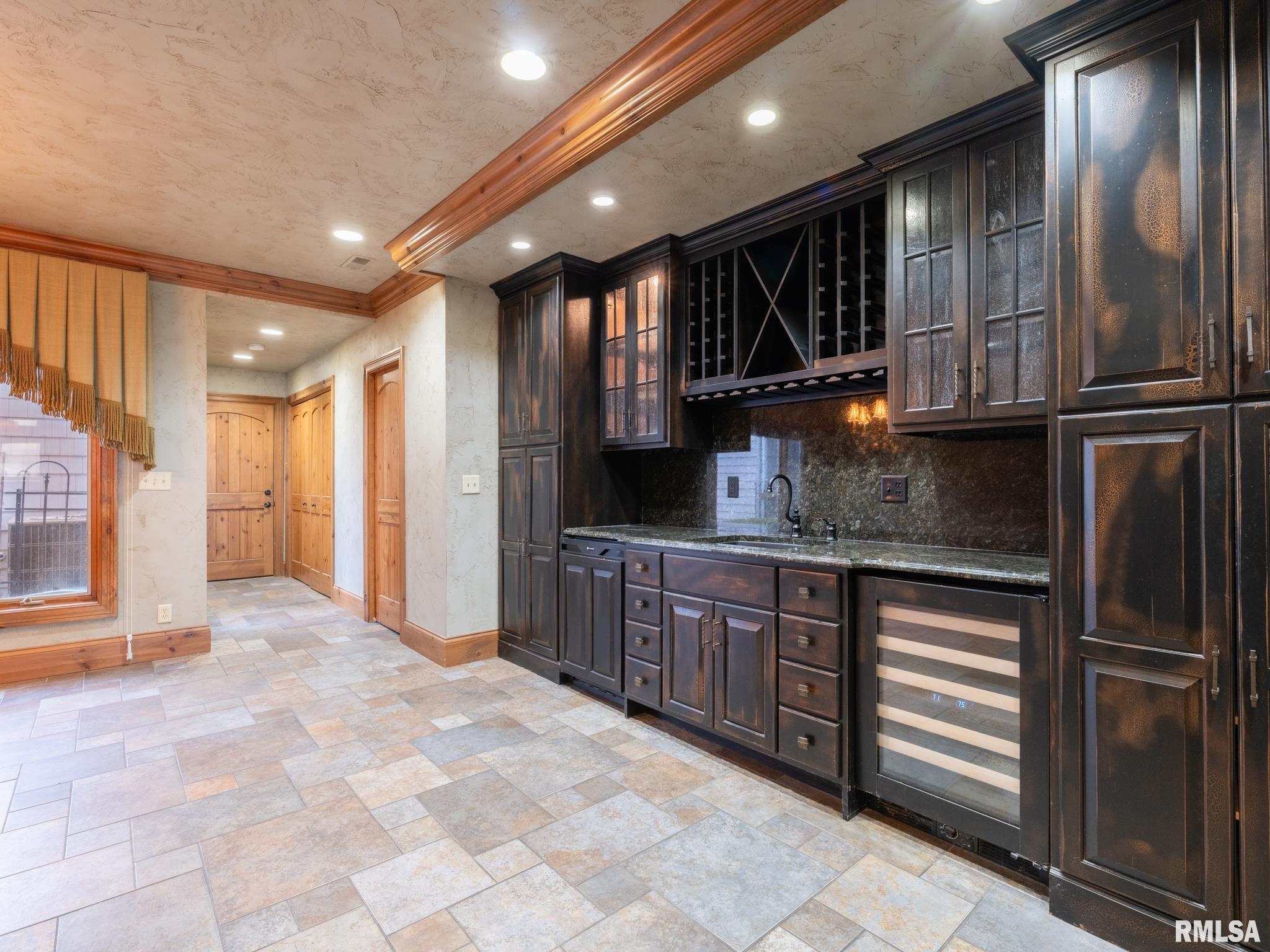 302 Harbor Pointe Drive #302, East Peoria, Illinois image 9