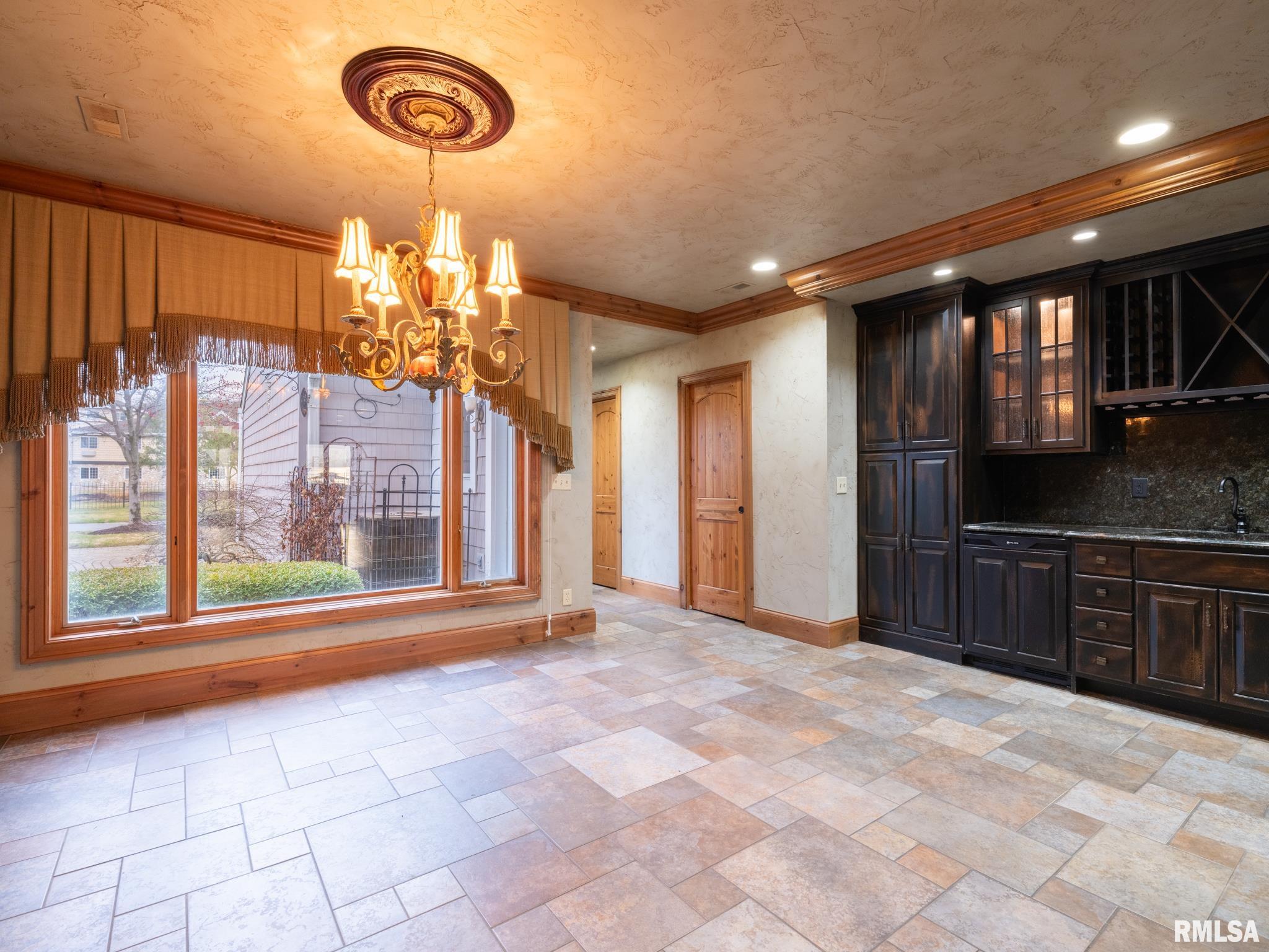 302 Harbor Pointe Drive #302, East Peoria, Illinois image 7