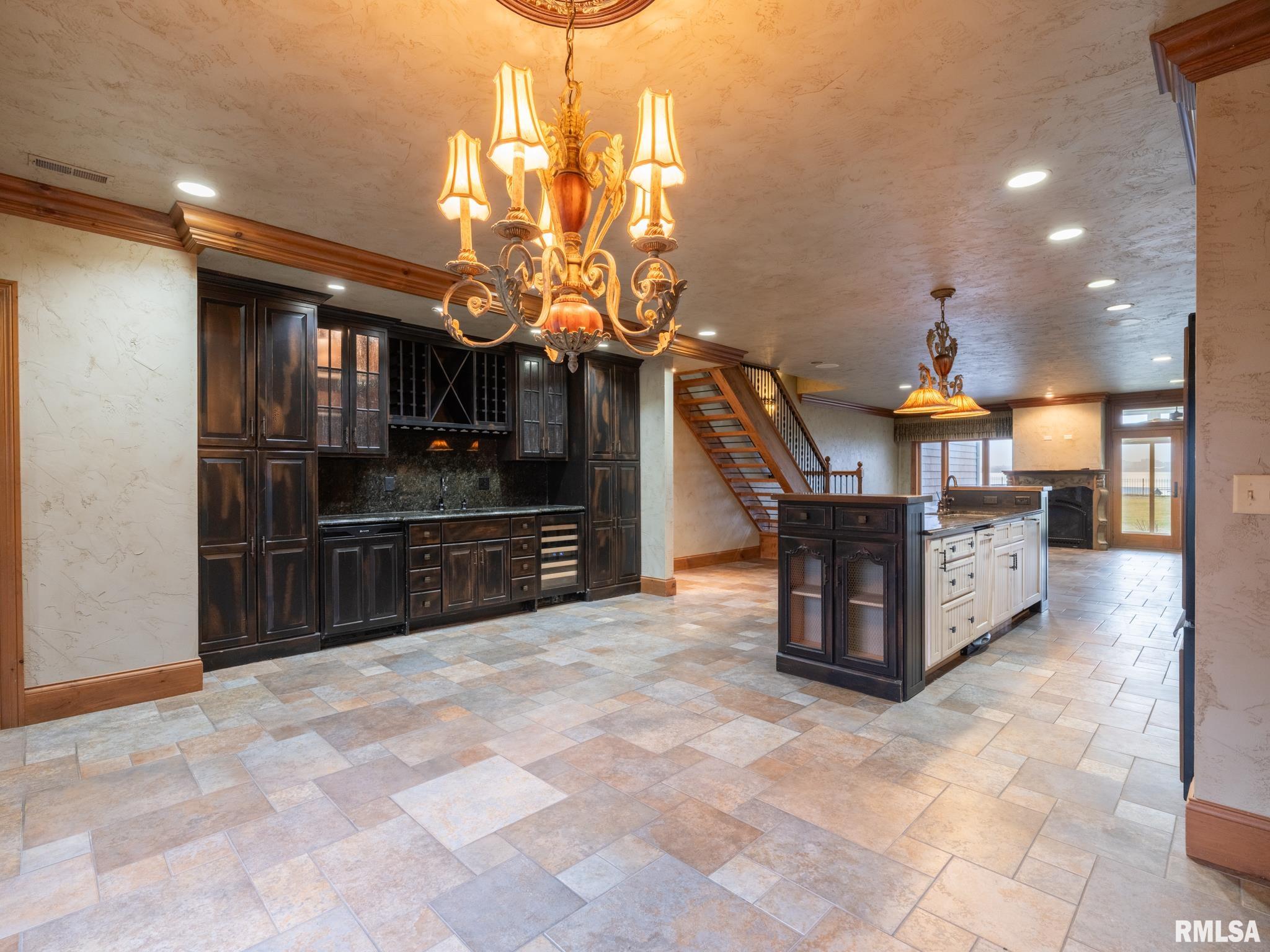 302 Harbor Pointe Drive #302, East Peoria, Illinois image 6