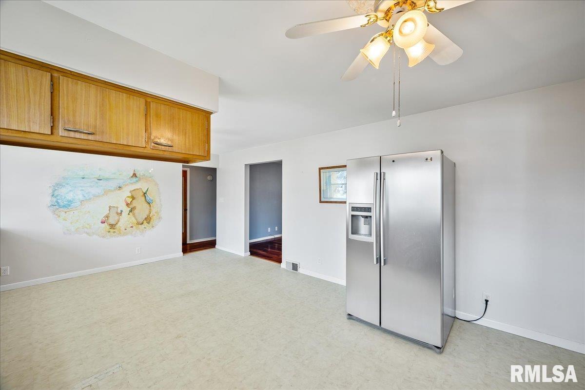 1126 W Lakecrest Drive, Peoria, Illinois image 8