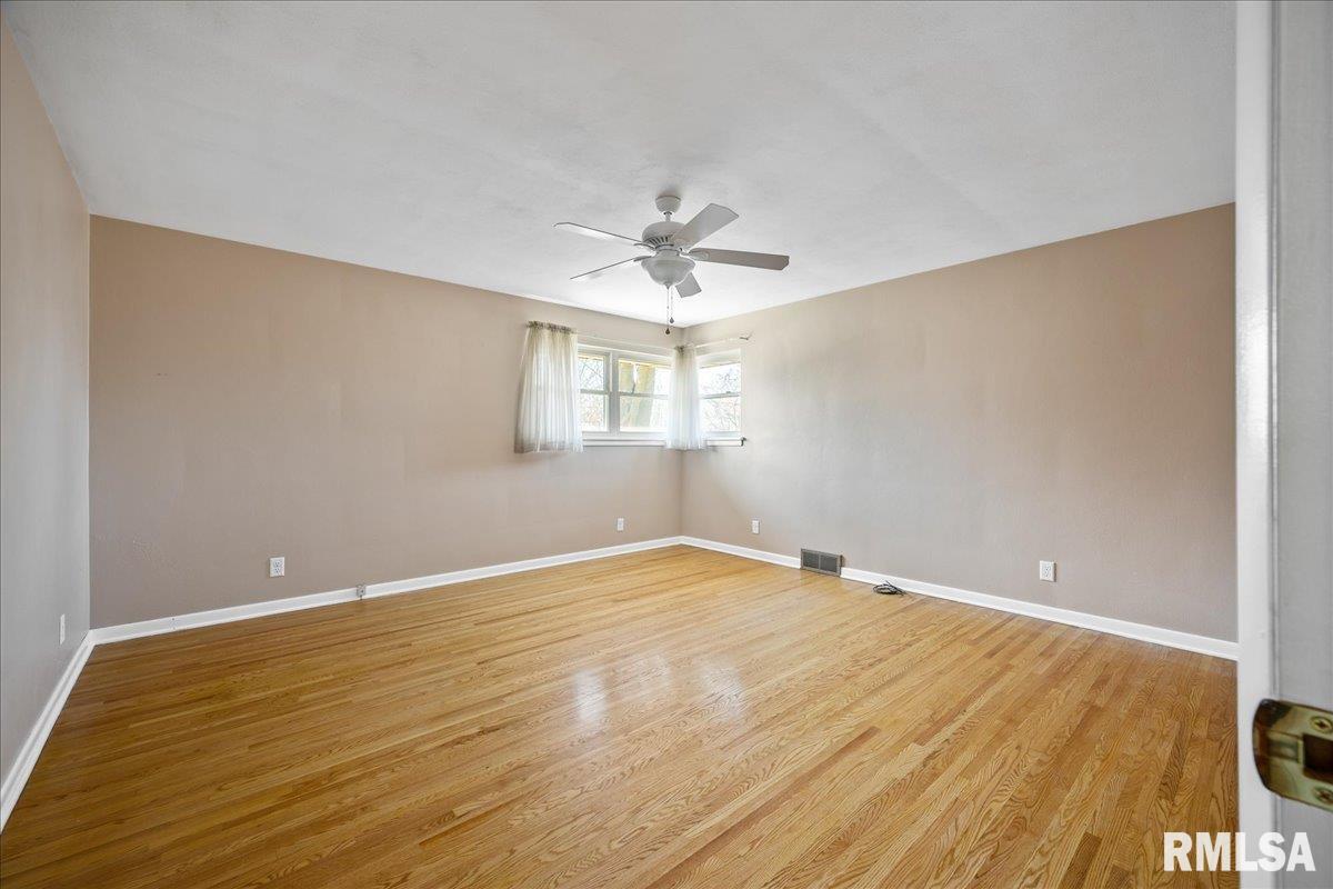 1126 W Lakecrest Drive, Peoria, Illinois image 11
