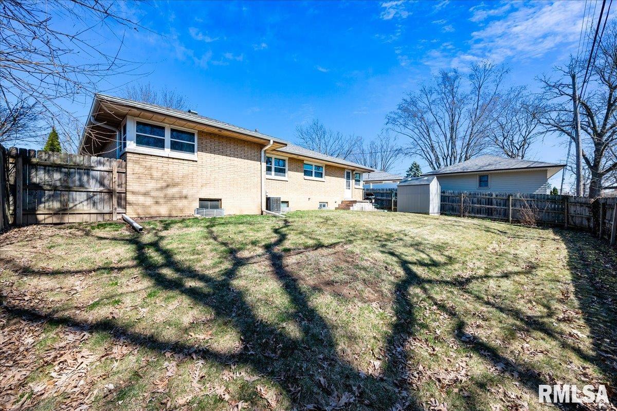 1126 W Lakecrest Drive, Peoria, Illinois image 21