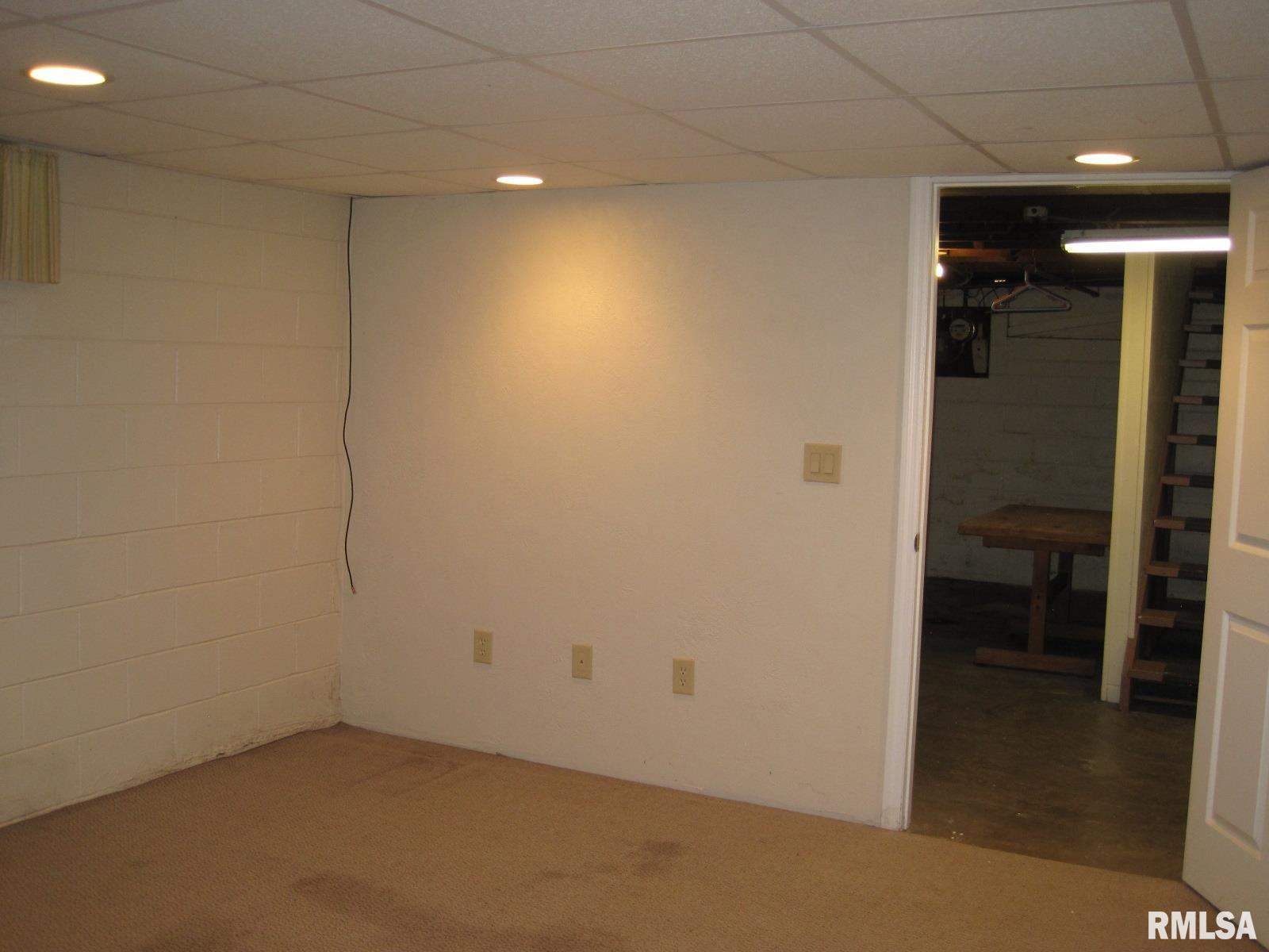 3010 N Western Avenue, Peoria, Illinois image 35