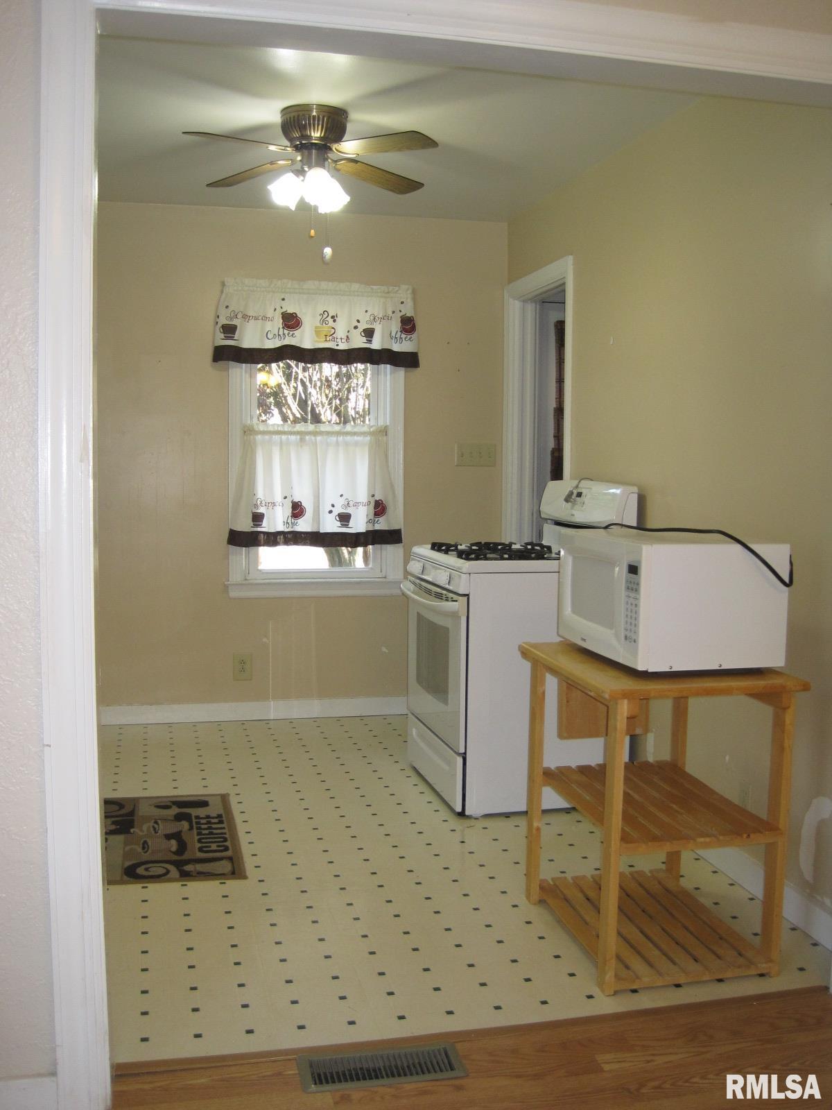 3010 N Western Avenue, Peoria, Illinois image 13