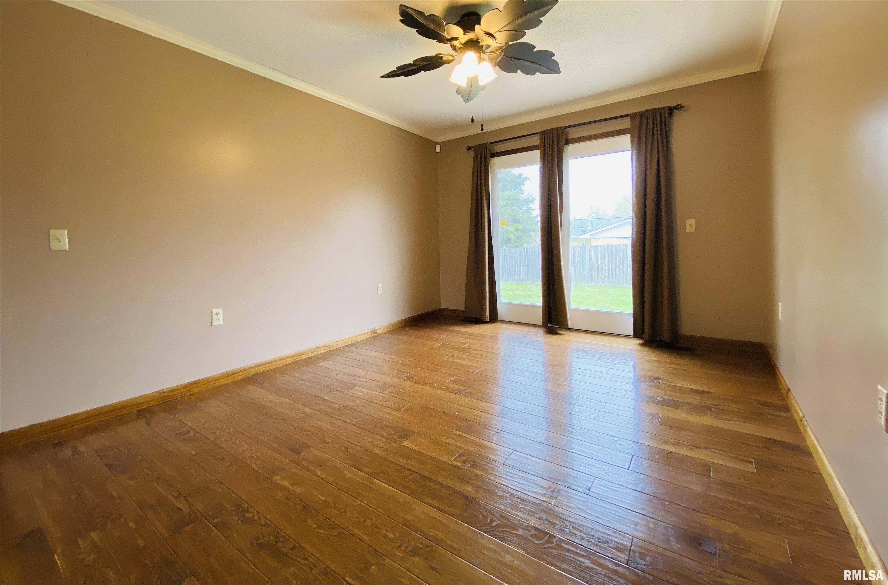 214 W Locust Street, Harrisburg, Illinois image 11