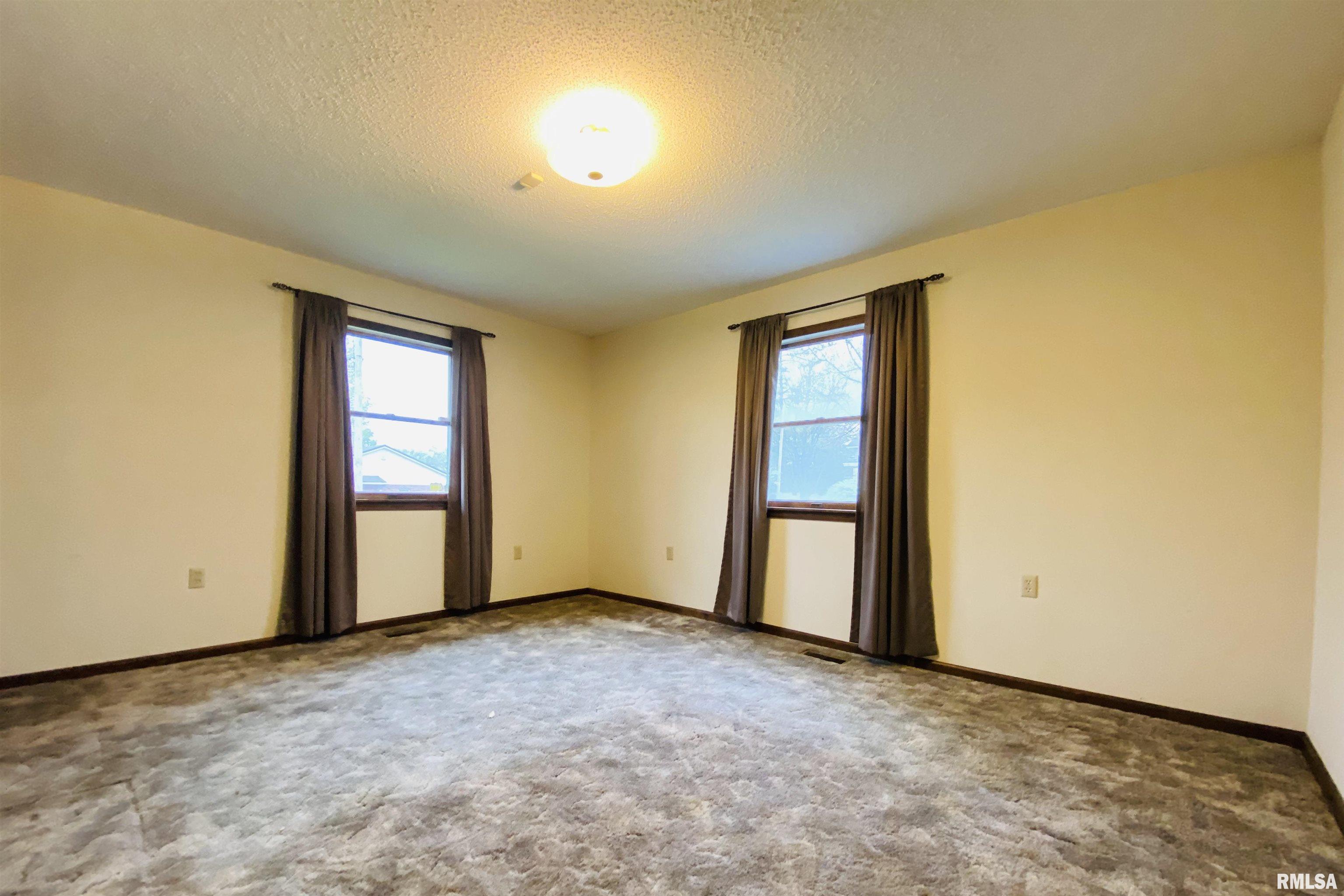 214 W Locust Street, Harrisburg, Illinois image 30