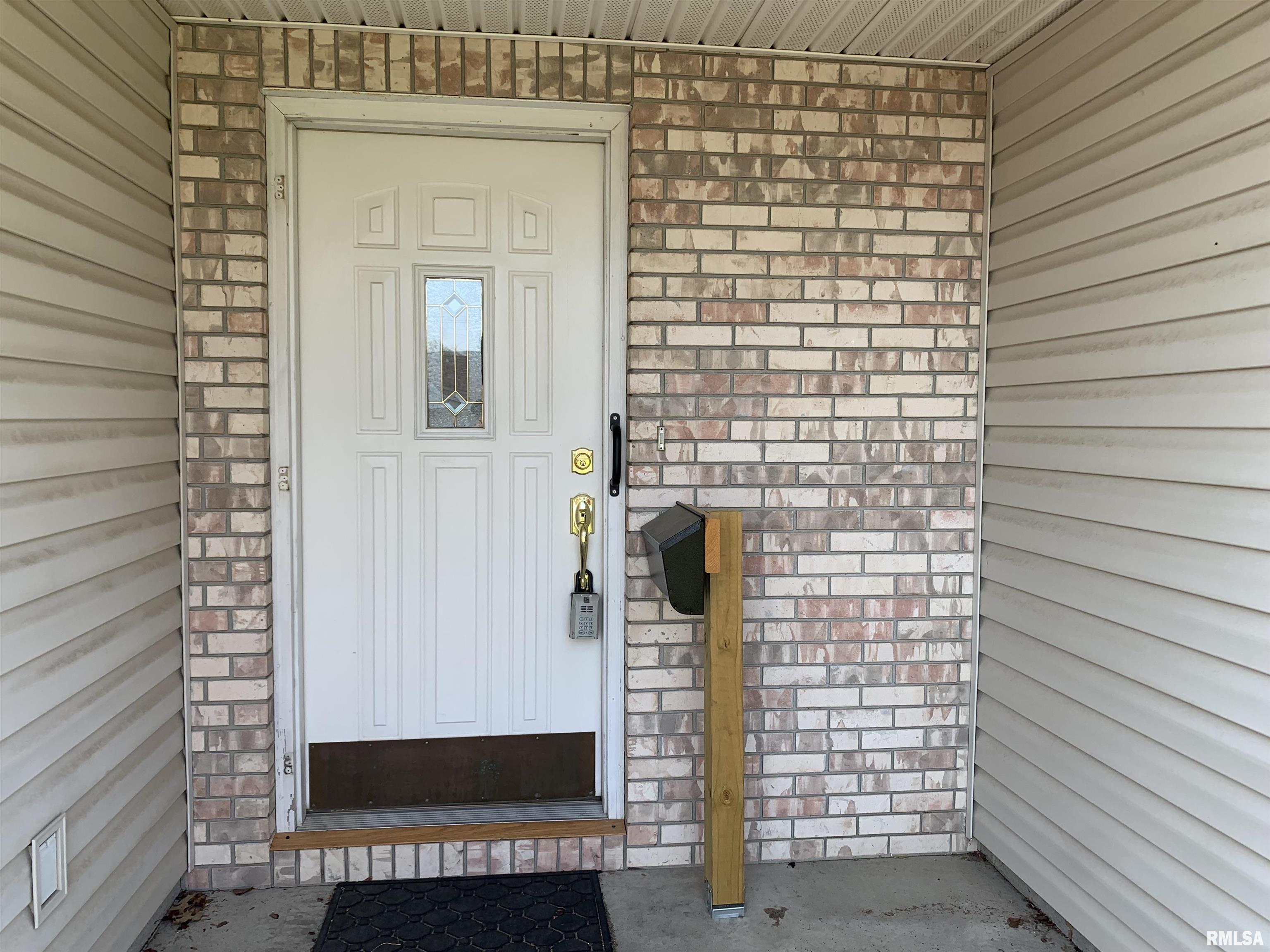 1702 Winchester Court, Marion, Illinois image 3