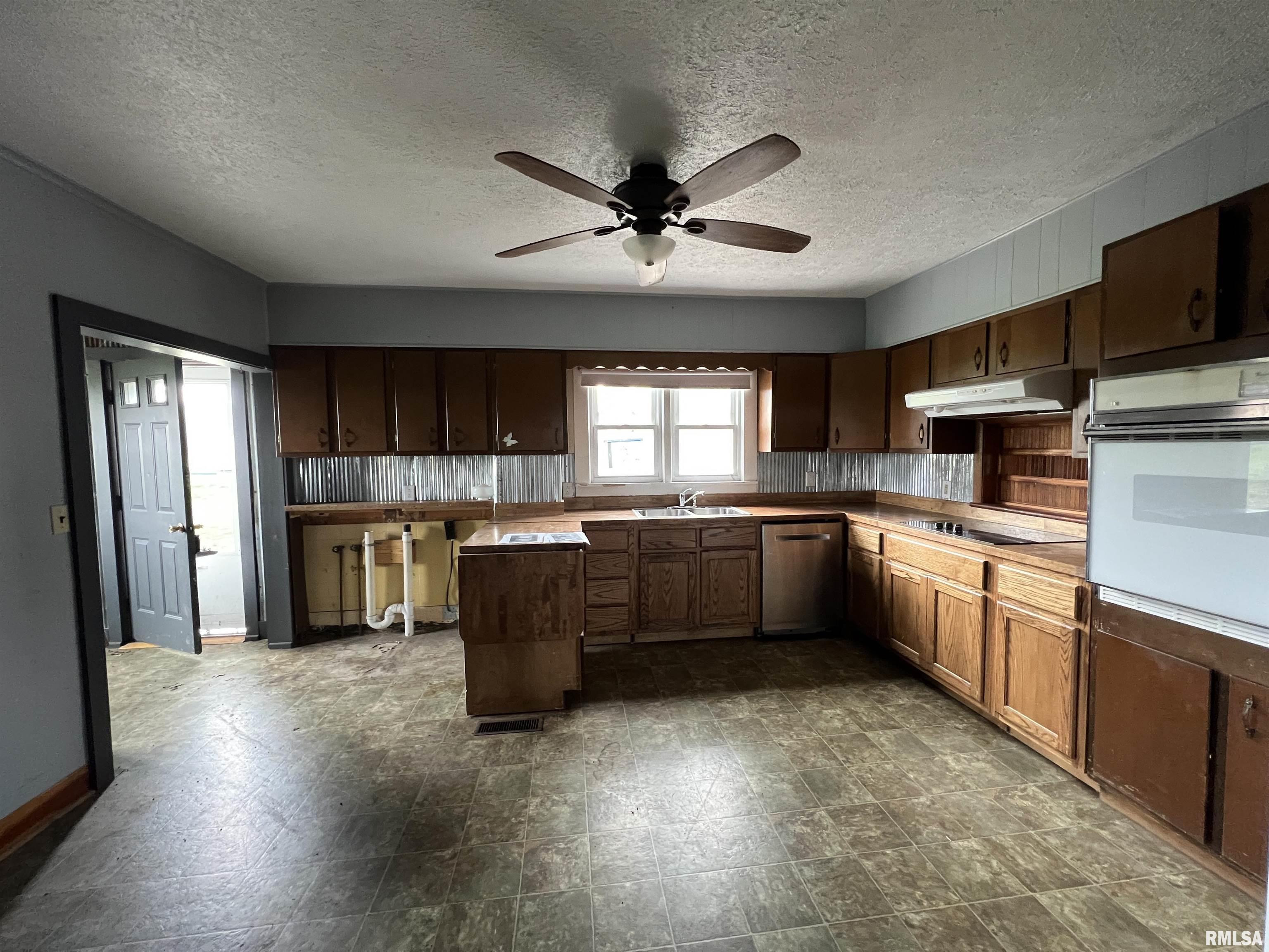 485 Martie Road, Elkville, Illinois image 8