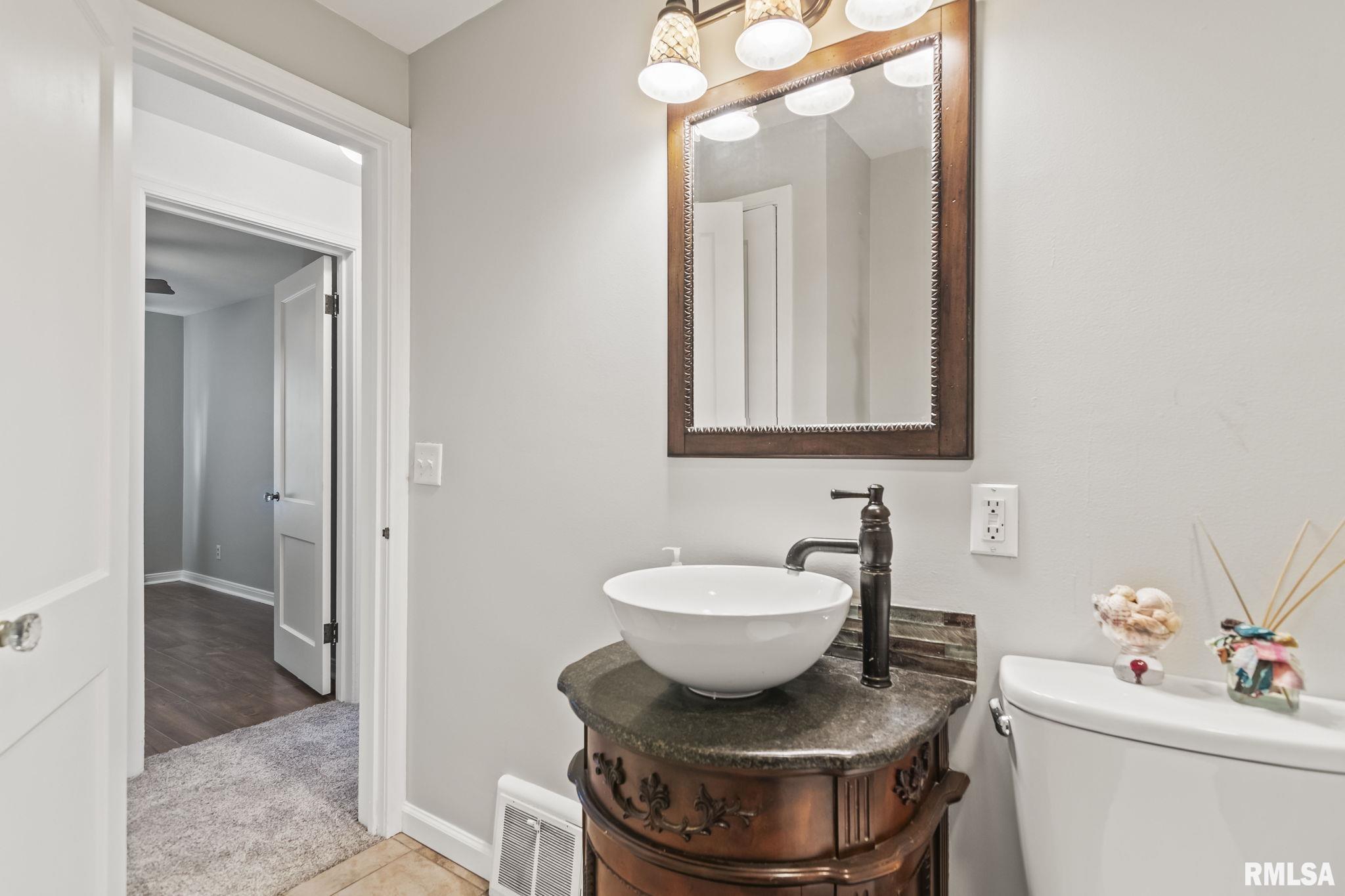 2101 E Hood Street, Springfield, Illinois image 23
