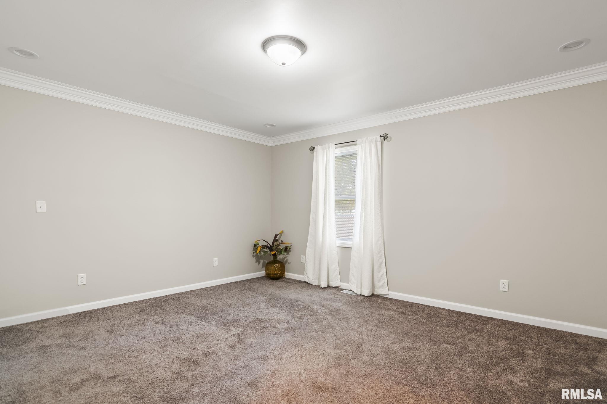 2101 E Hood Street, Springfield, Illinois image 17
