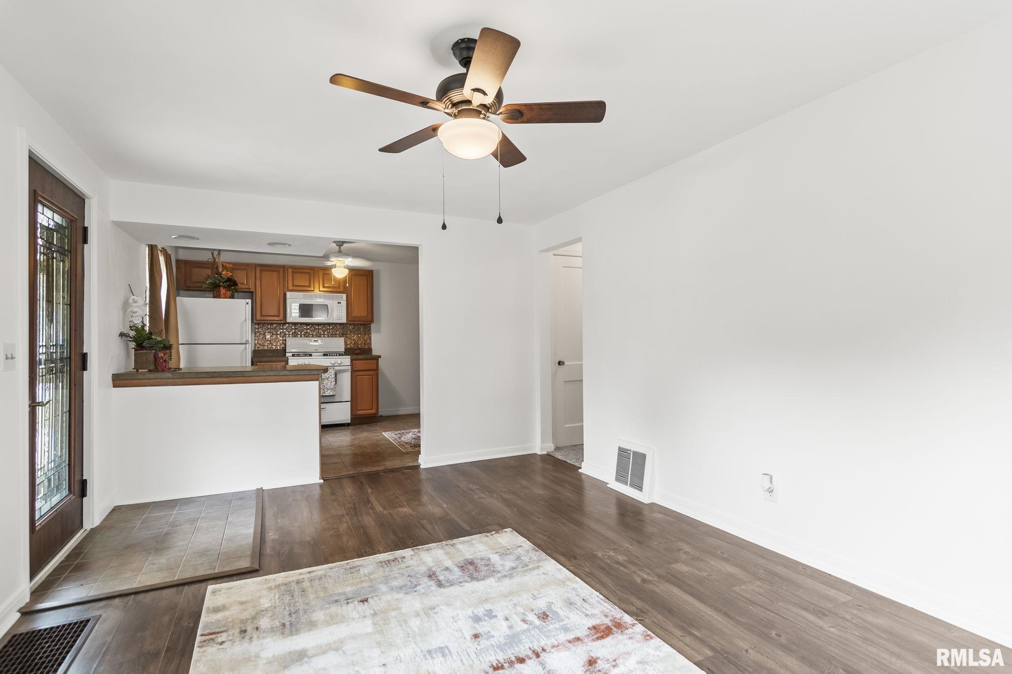 2101 E Hood Street, Springfield, Illinois image 10