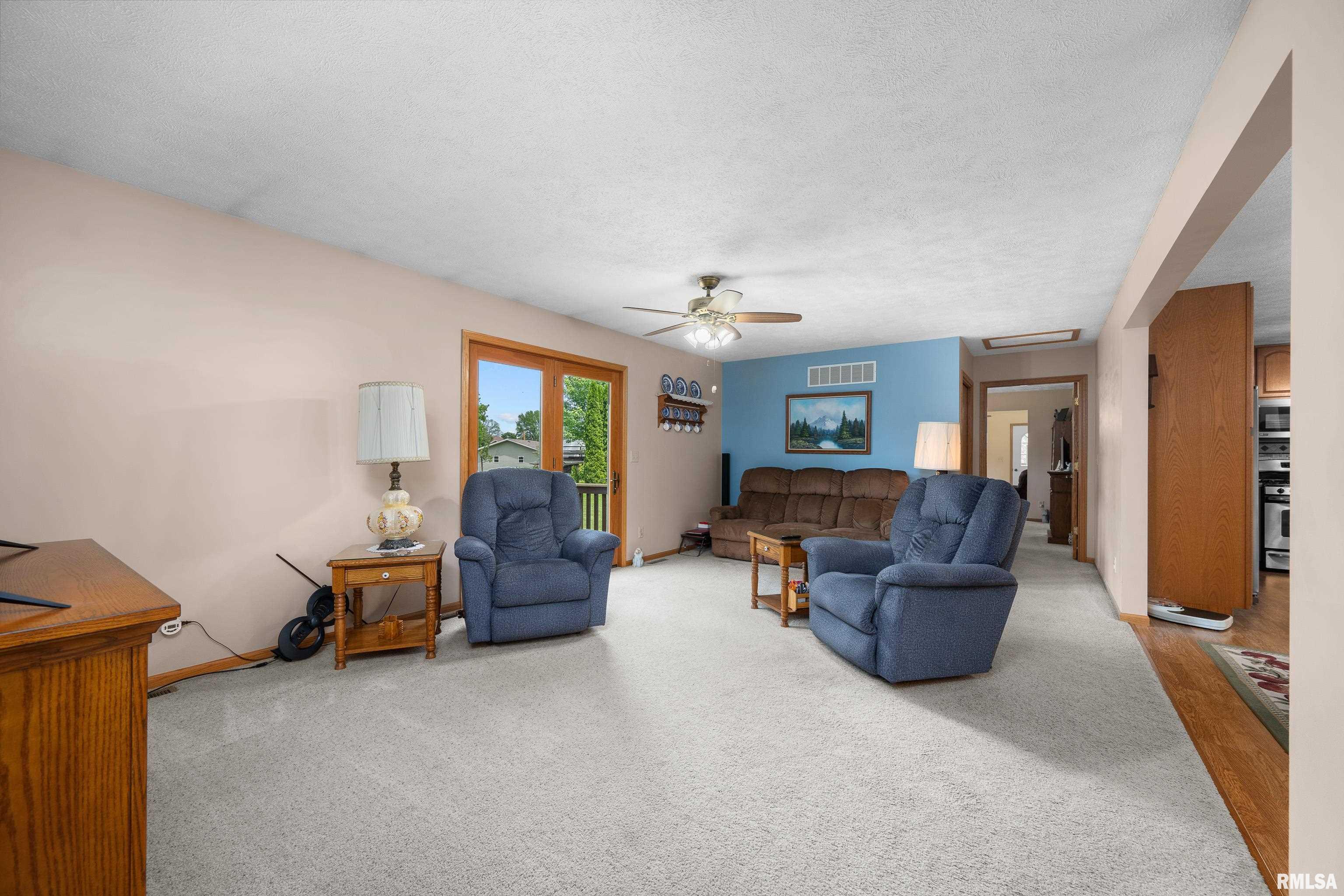 315 W Lincoln Street, Reynolds, Illinois image 8