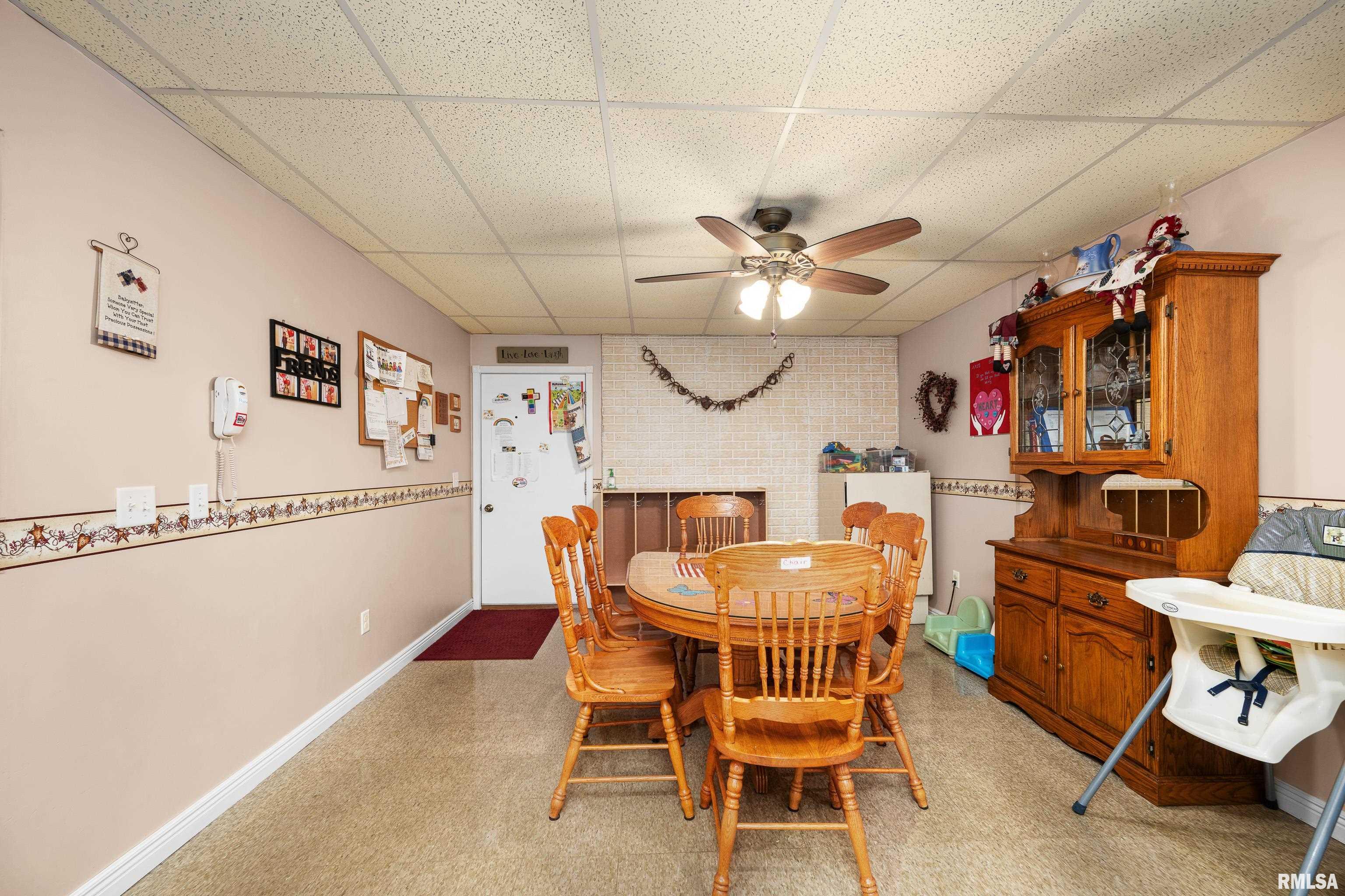 315 W Lincoln Street, Reynolds, Illinois image 35