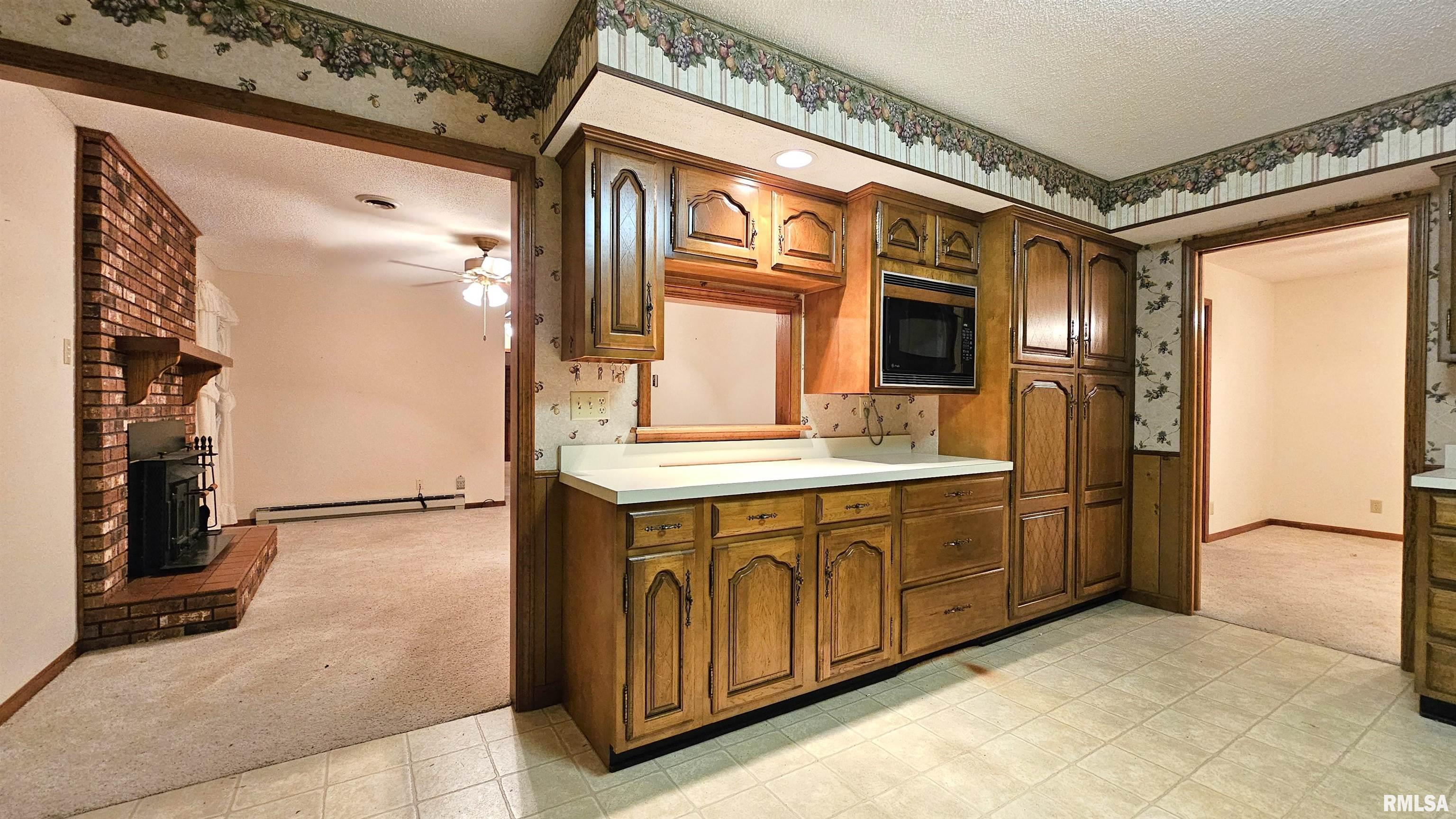 325 Two Mile Road, Eldorado, Illinois image 9