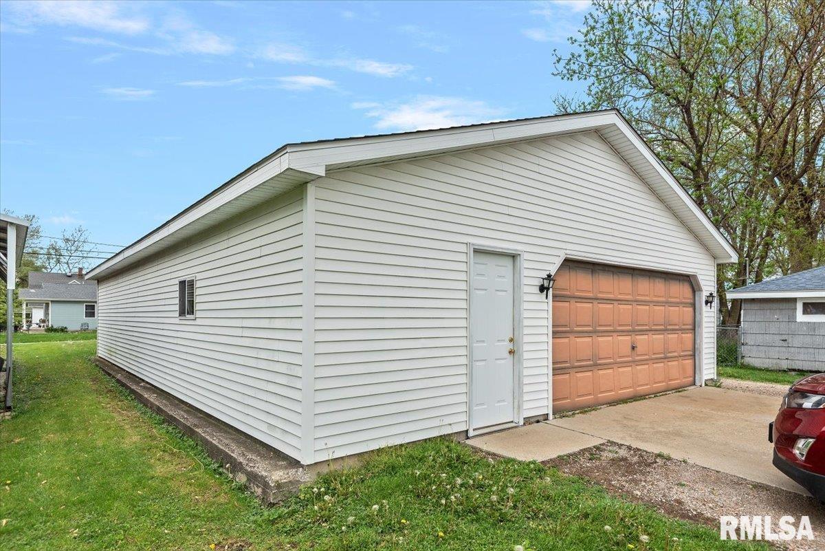 1106 E Jefferson Street, Clinton, Illinois image 27