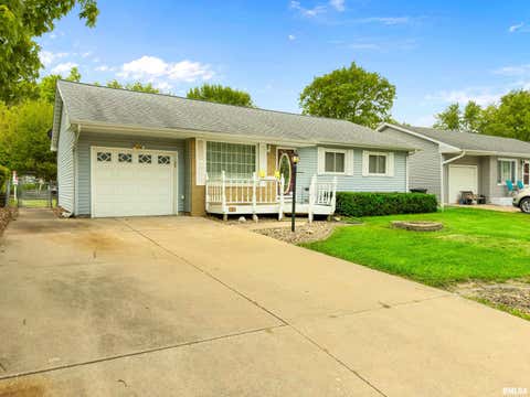 Homes For Sale - 102 Laurel Lane<br/> East Peoria, IL 61611