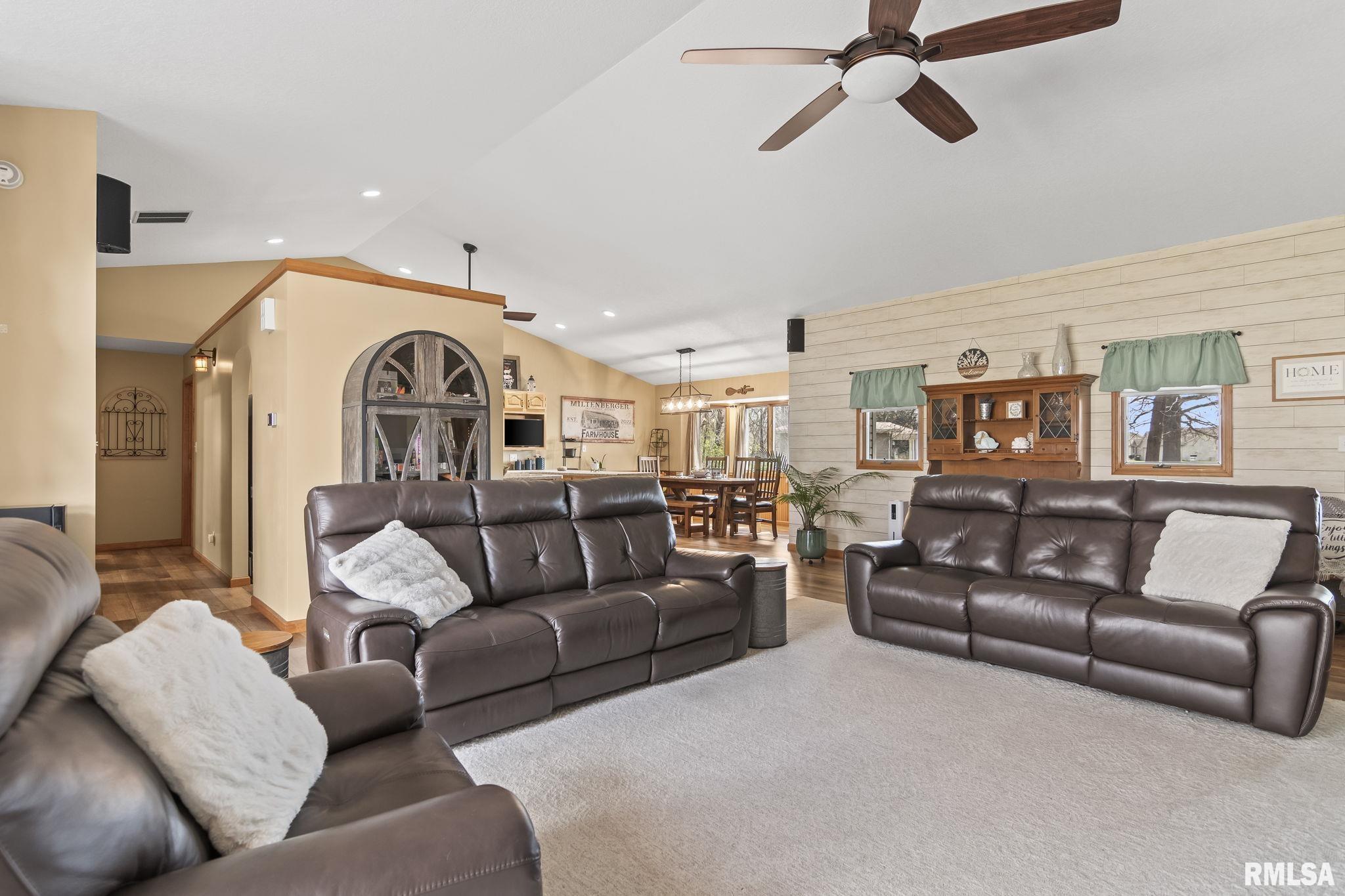 3405 Fairlane Boulevard, Taylorville, Illinois image 5