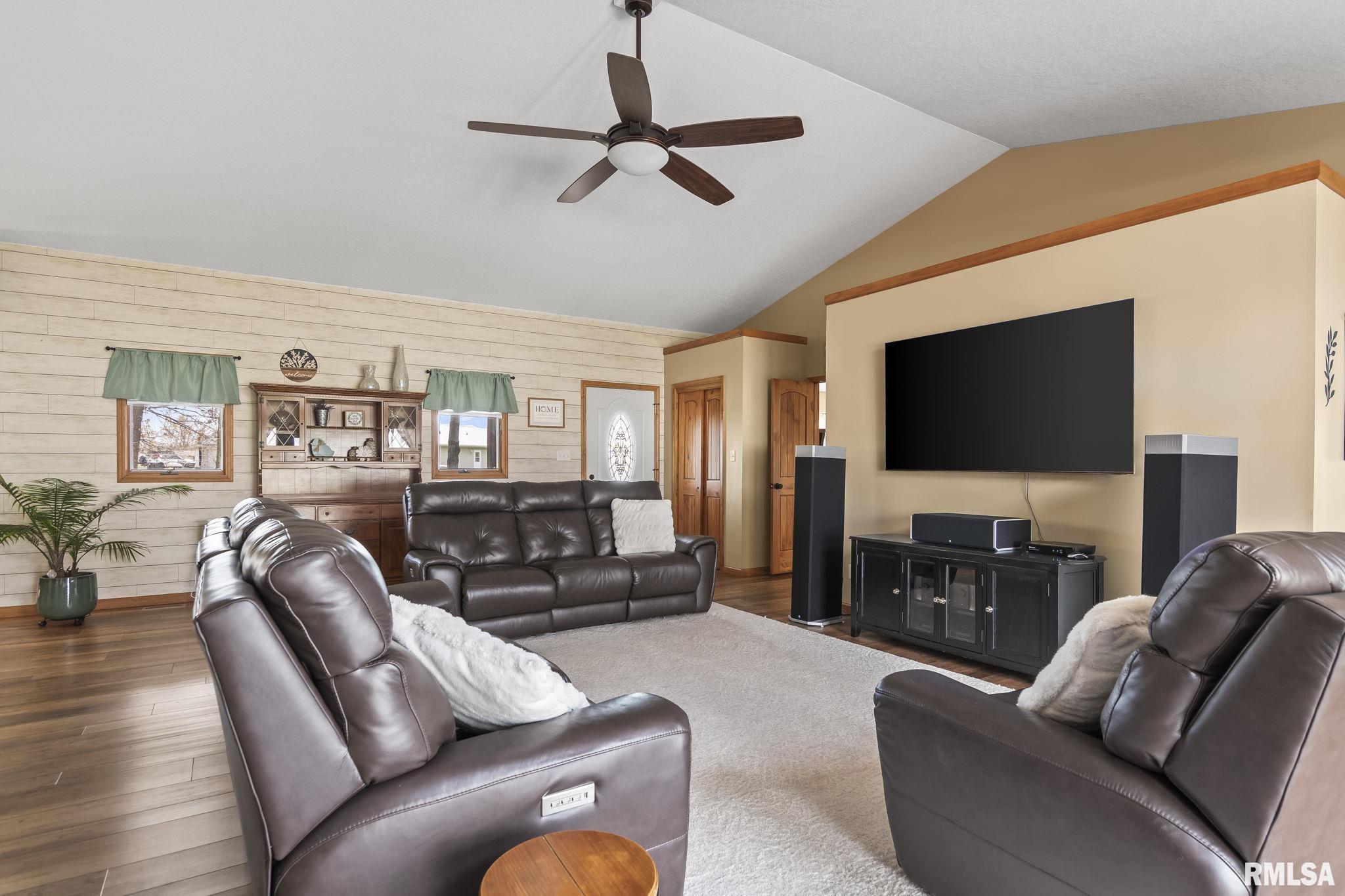3405 Fairlane Boulevard, Taylorville, Illinois image 6