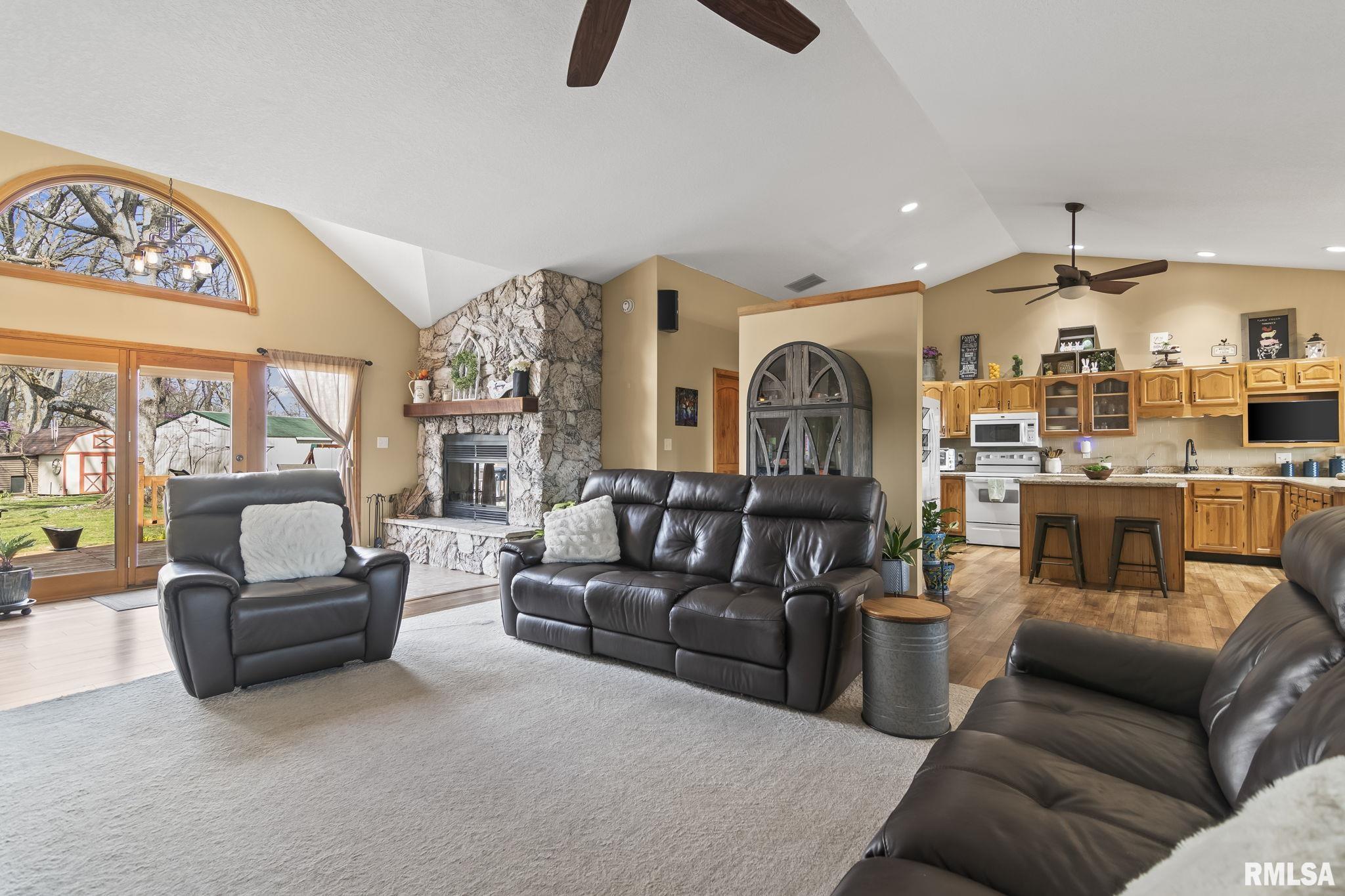 3405 Fairlane Boulevard, Taylorville, Illinois image 9