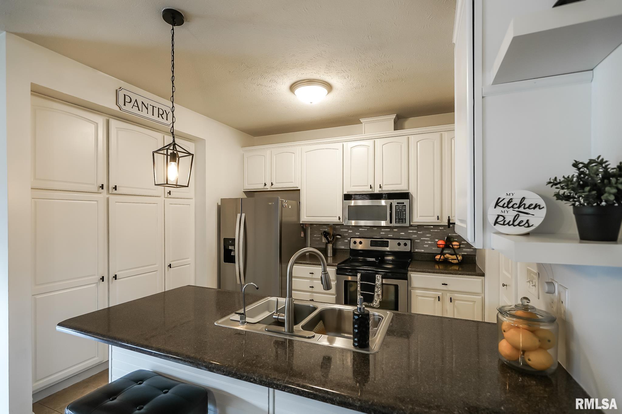2205 W Geneva Road, Peoria, Illinois image 33