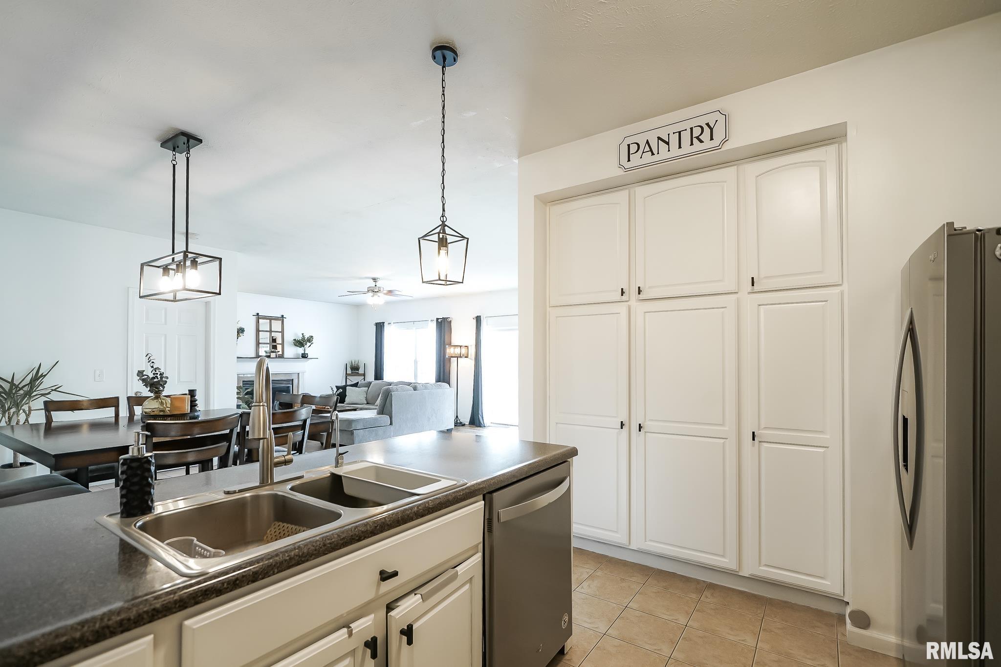 2205 W Geneva Road, Peoria, Illinois image 38