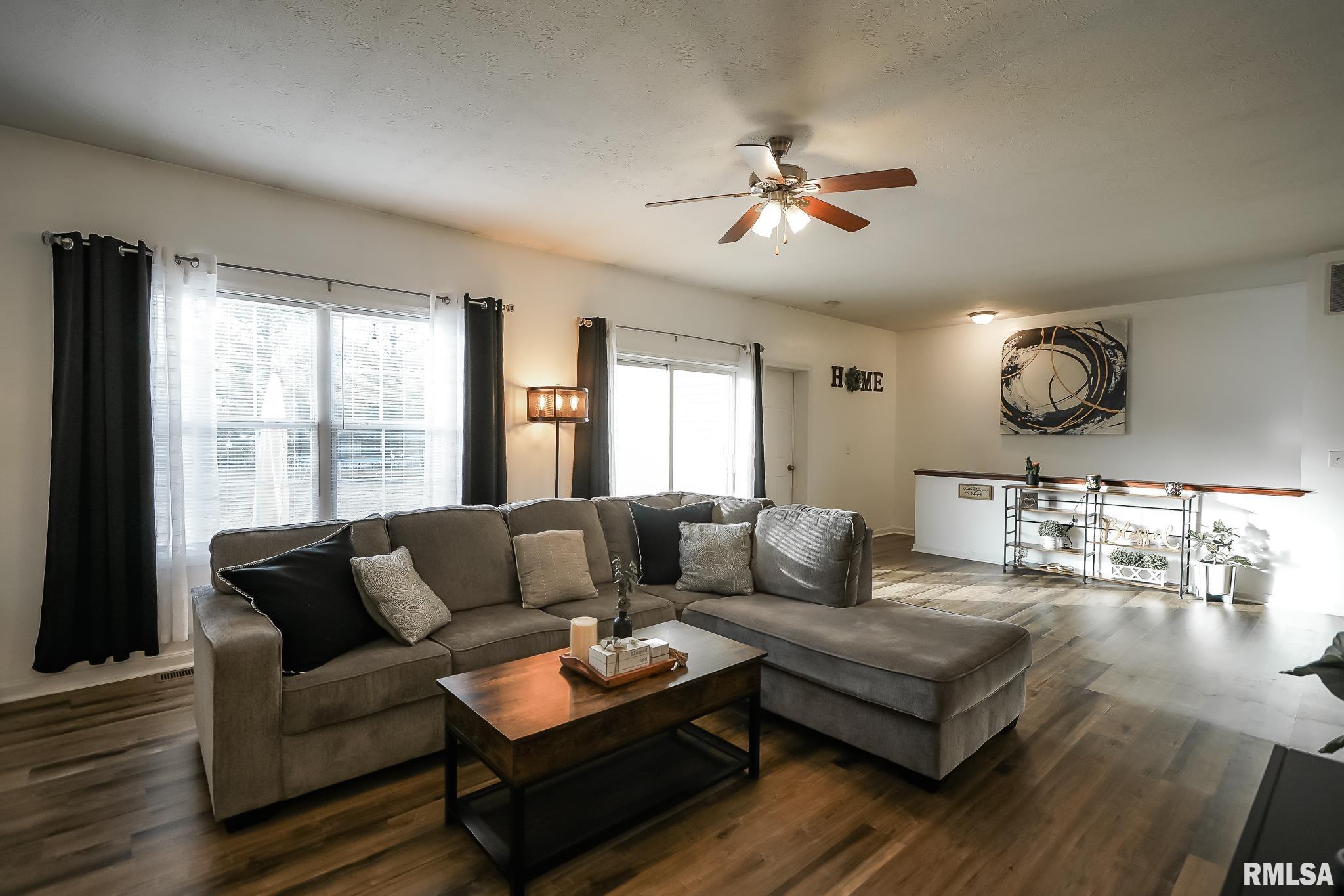 2205 W Geneva Road, Peoria, Illinois image 9