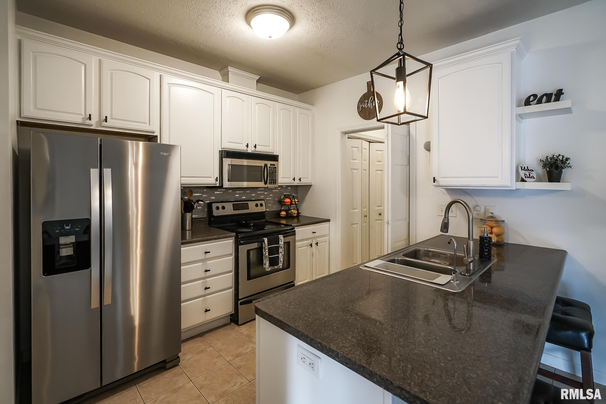 2205 W Geneva Road, Peoria, Illinois image 36