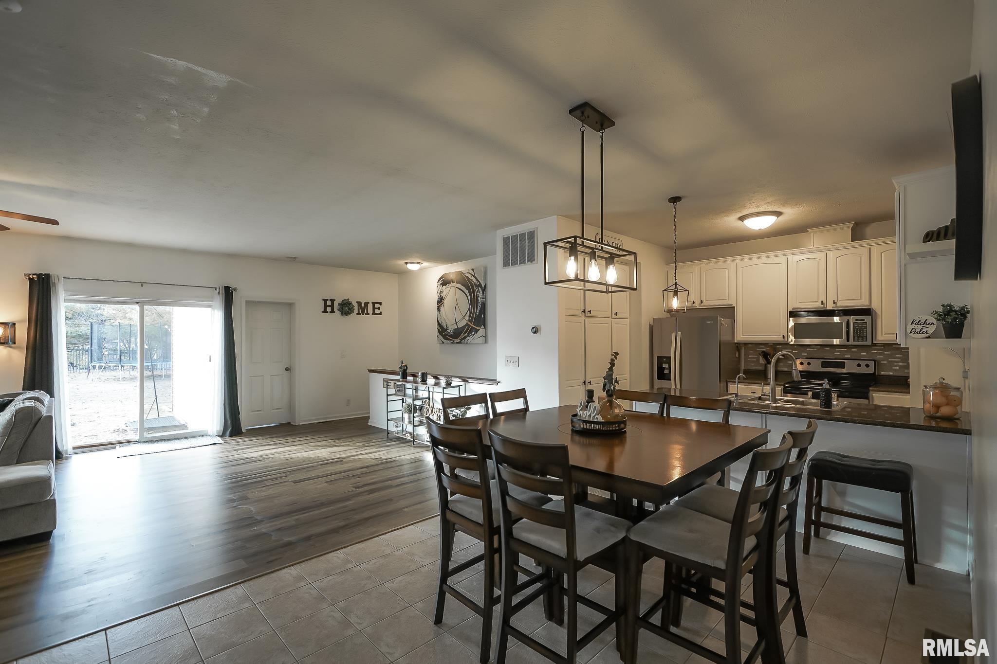 2205 W Geneva Road, Peoria, Illinois image 26