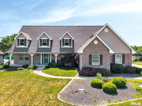 Homes For Sale - 2008 Susan Hope Drive<br/> Tazewell County, Pekin, IL 61554