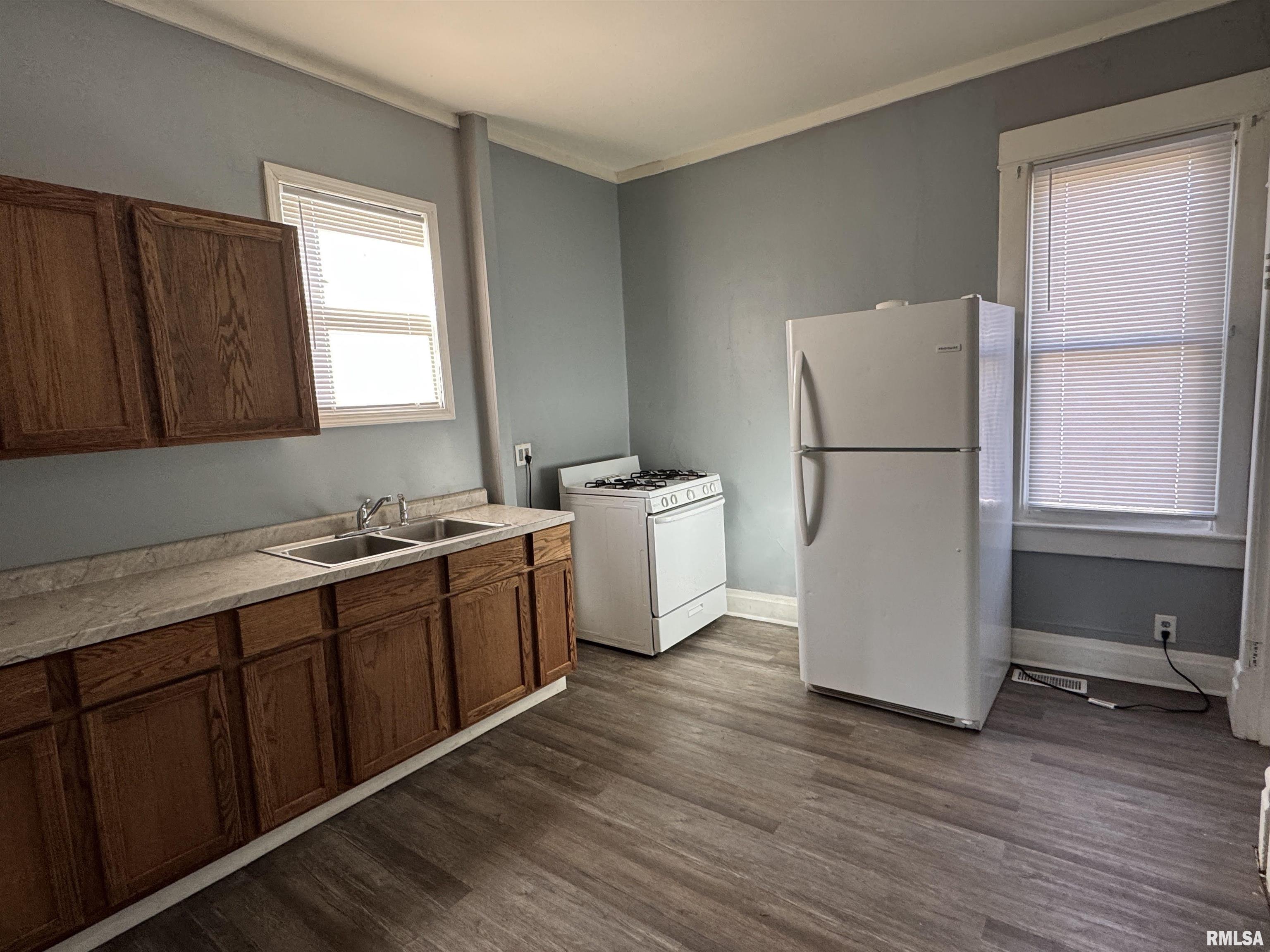 929 W Brons Avenue, Peoria, Illinois image 4