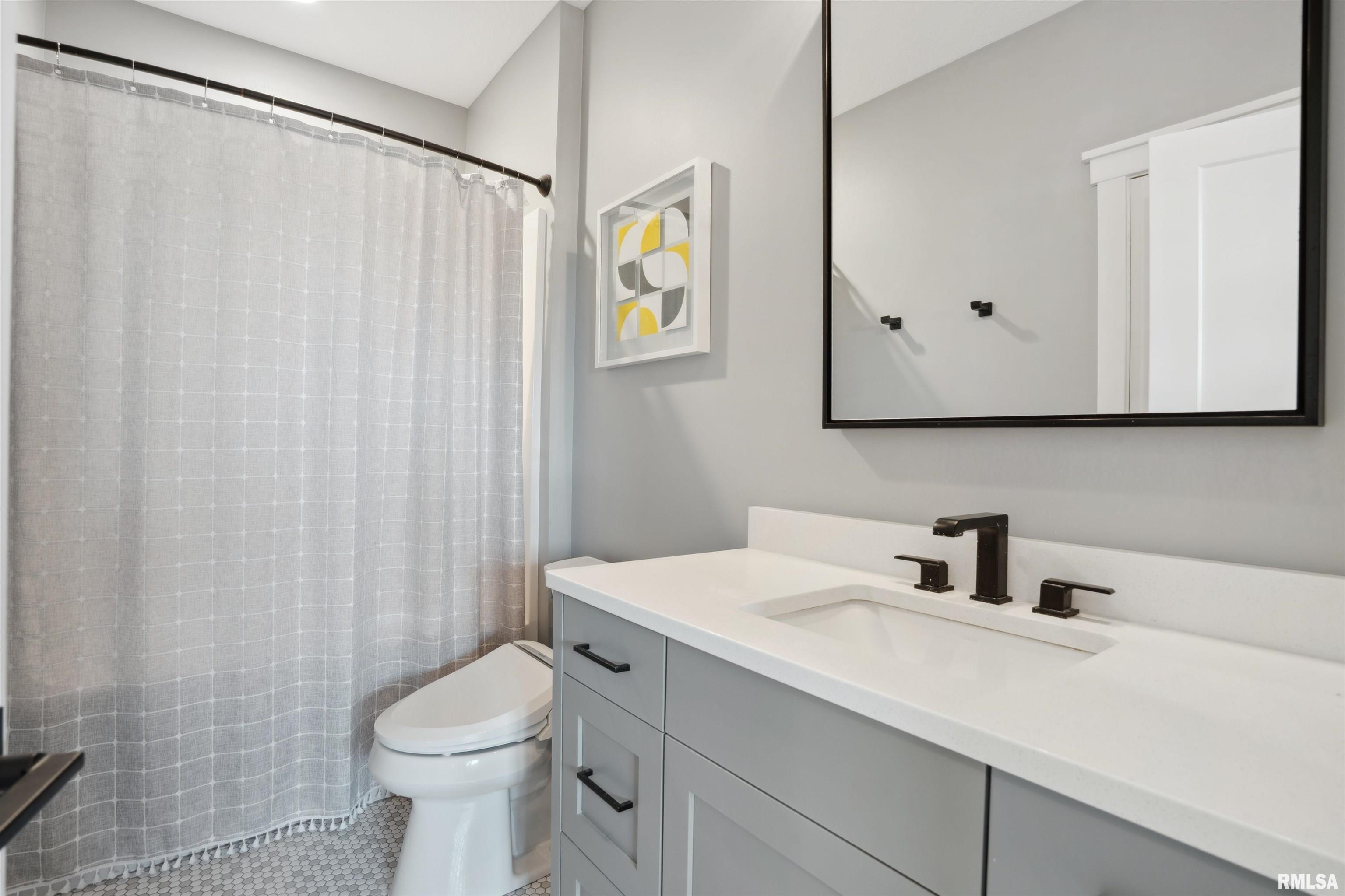 4691 Hidden Lake Court, Bettendorf, Iowa image 30