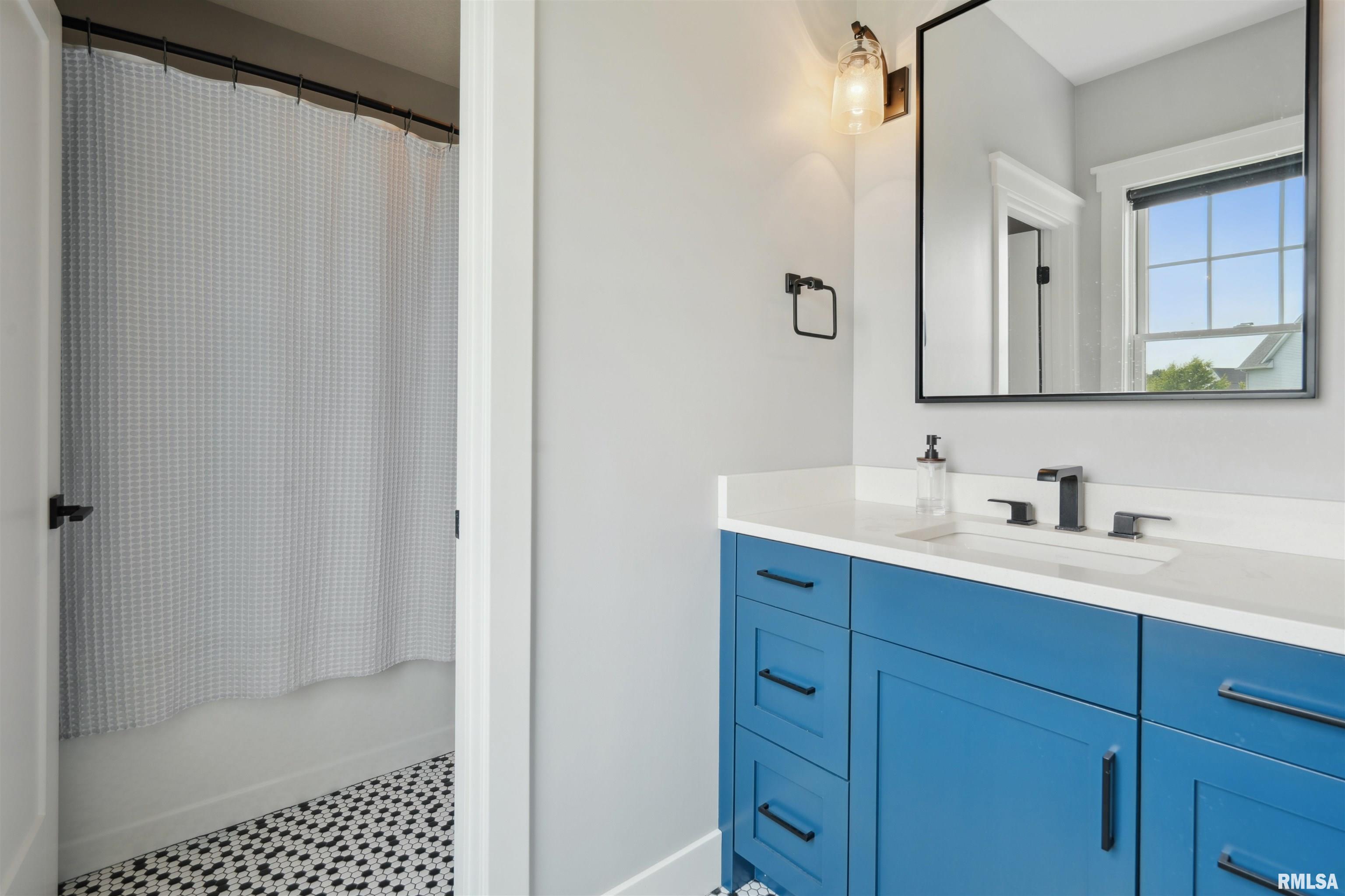 4691 Hidden Lake Court, Bettendorf, Iowa image 35